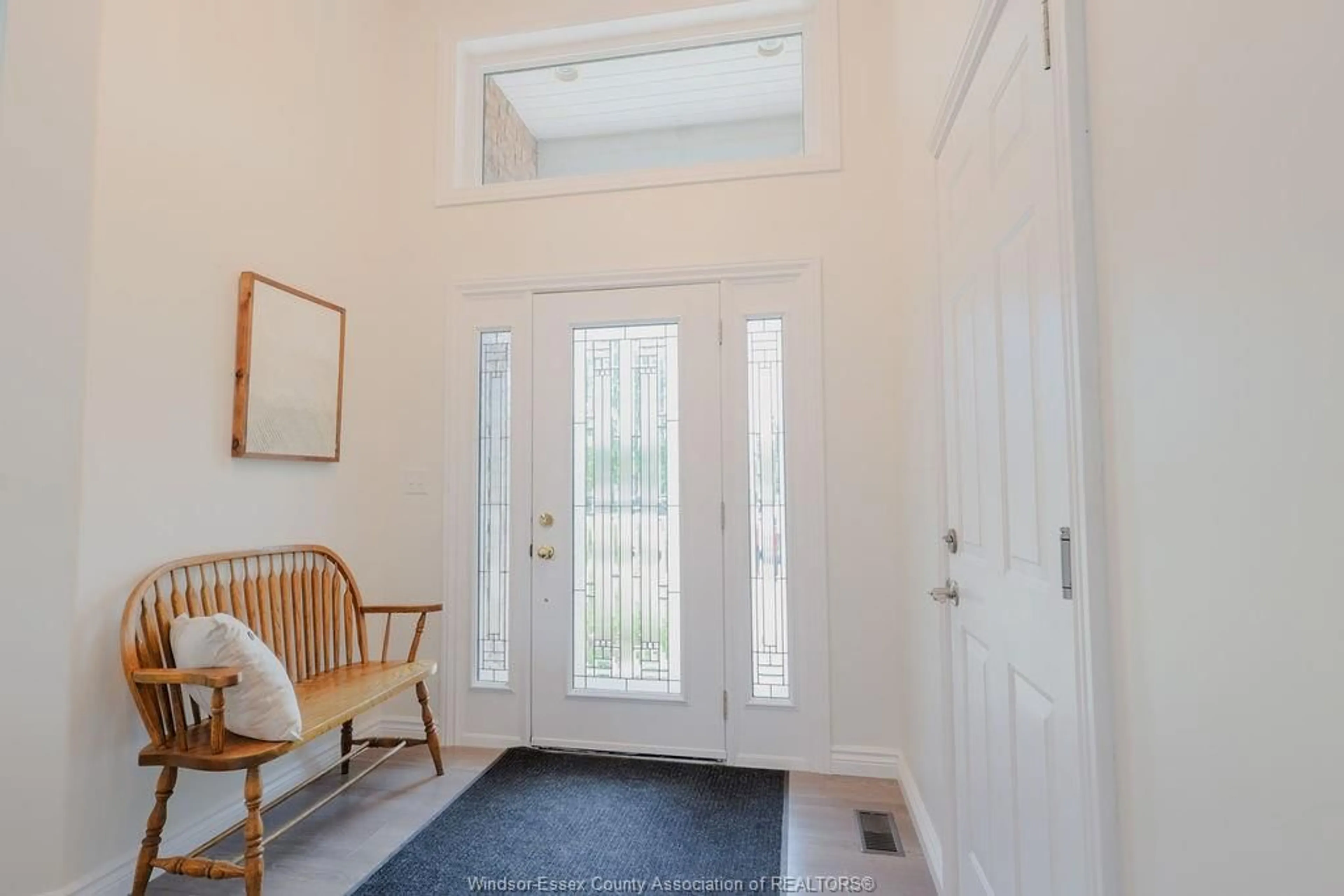 Indoor entryway for 60 LITTLE St, Wheatley Ontario N0P 2P0