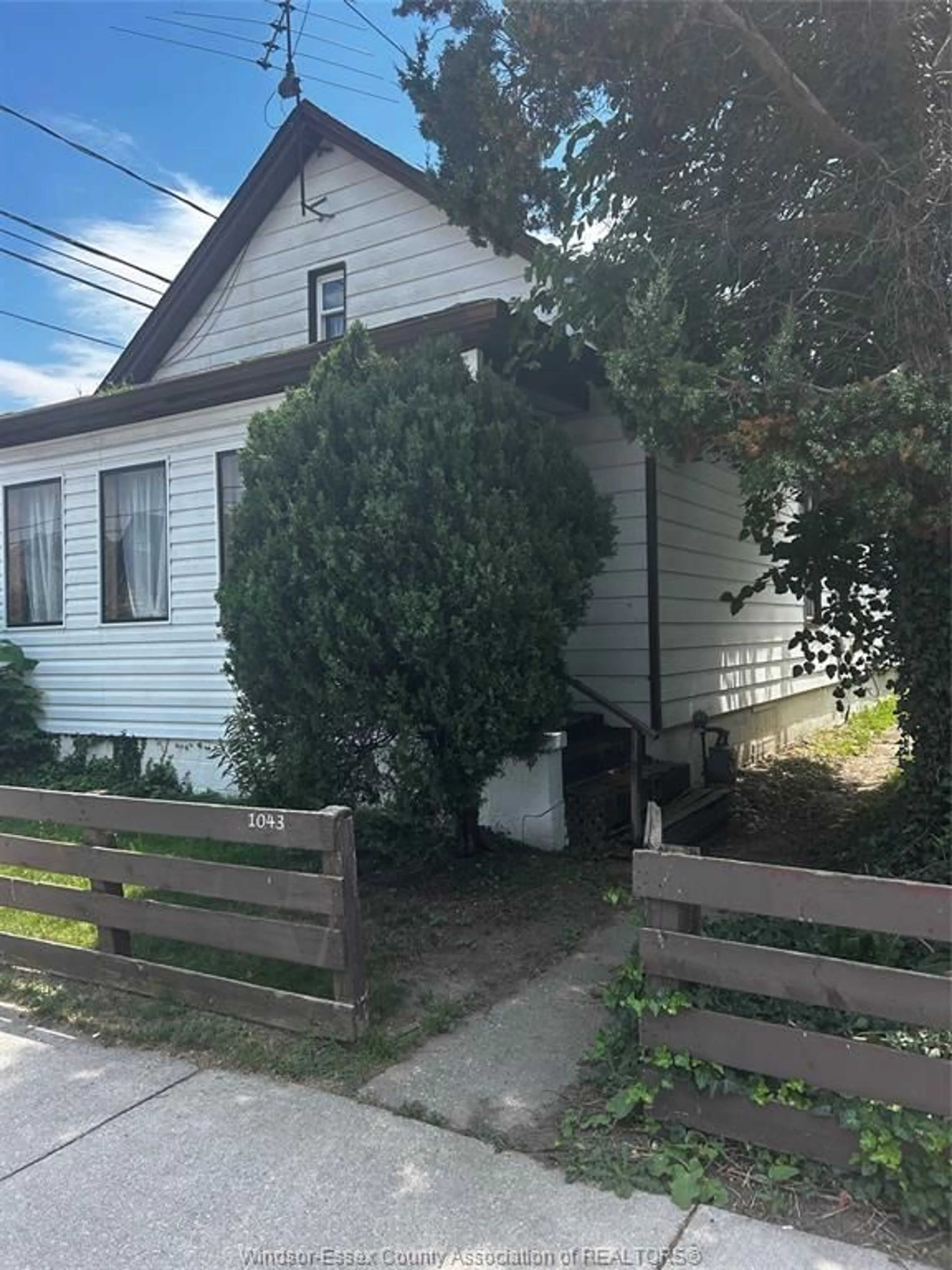 Unknown for 1043 CATARAQUI, Windsor Ontario N9A 1P9