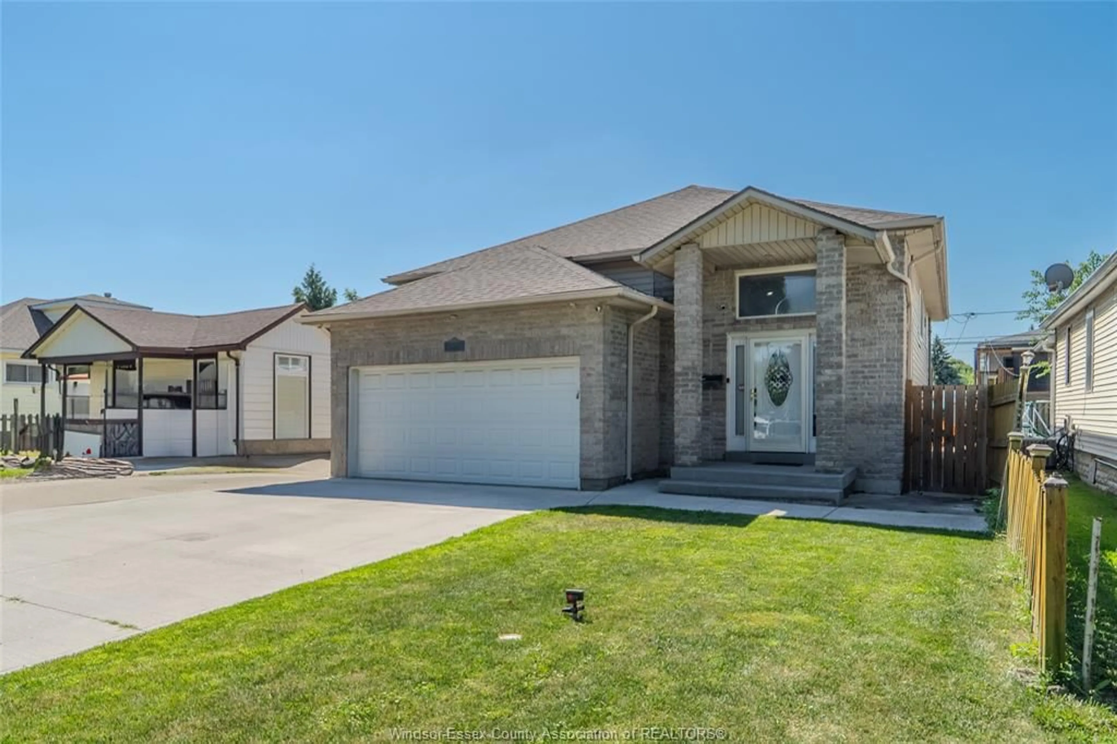 Home with brick exterior material, street for 625 HILDEGARDE, Windsor Ontario N8X 2Z7