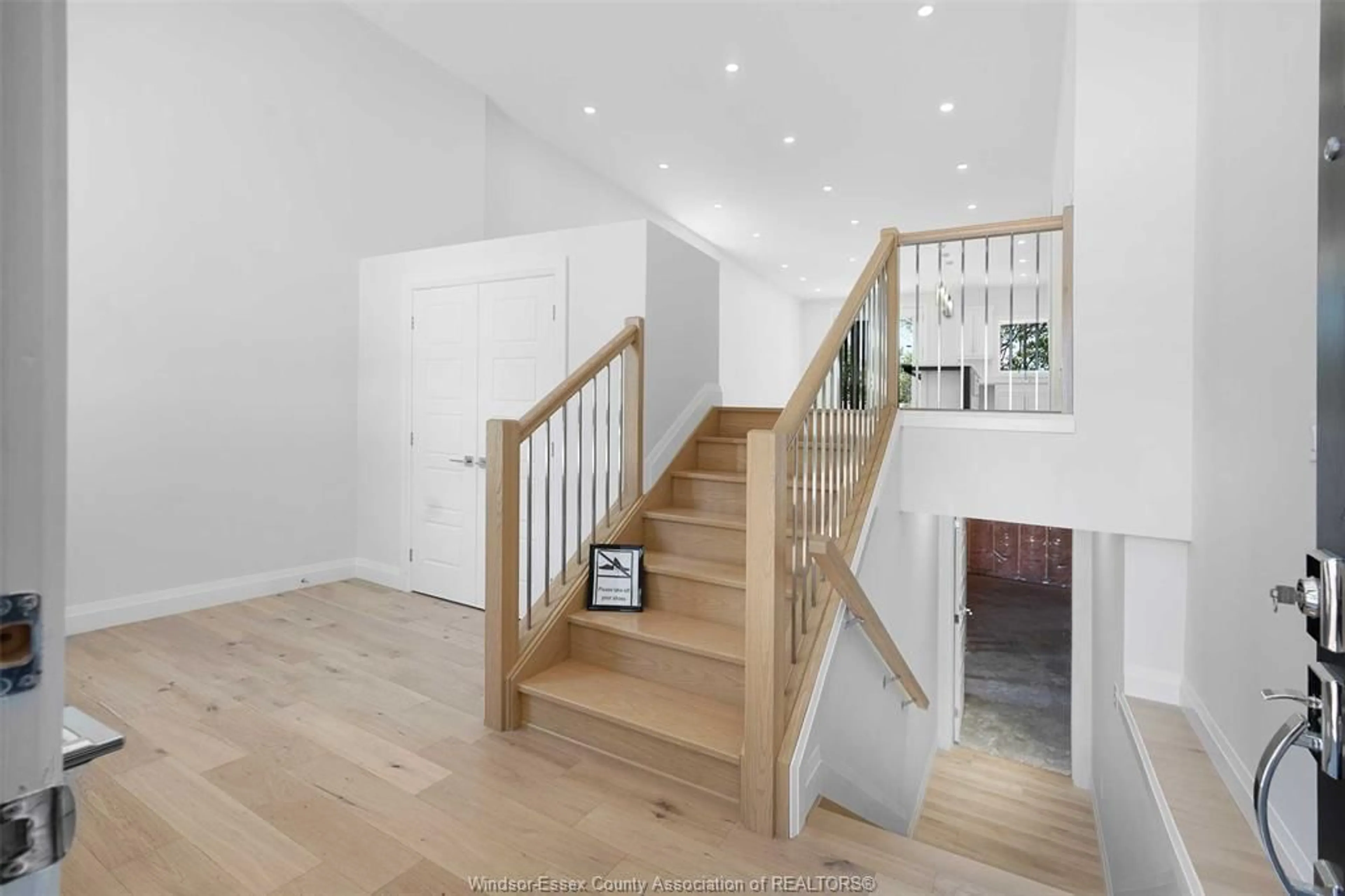 Stairs for 8328 ANNIE, McGregor Ontario N0R 1J0