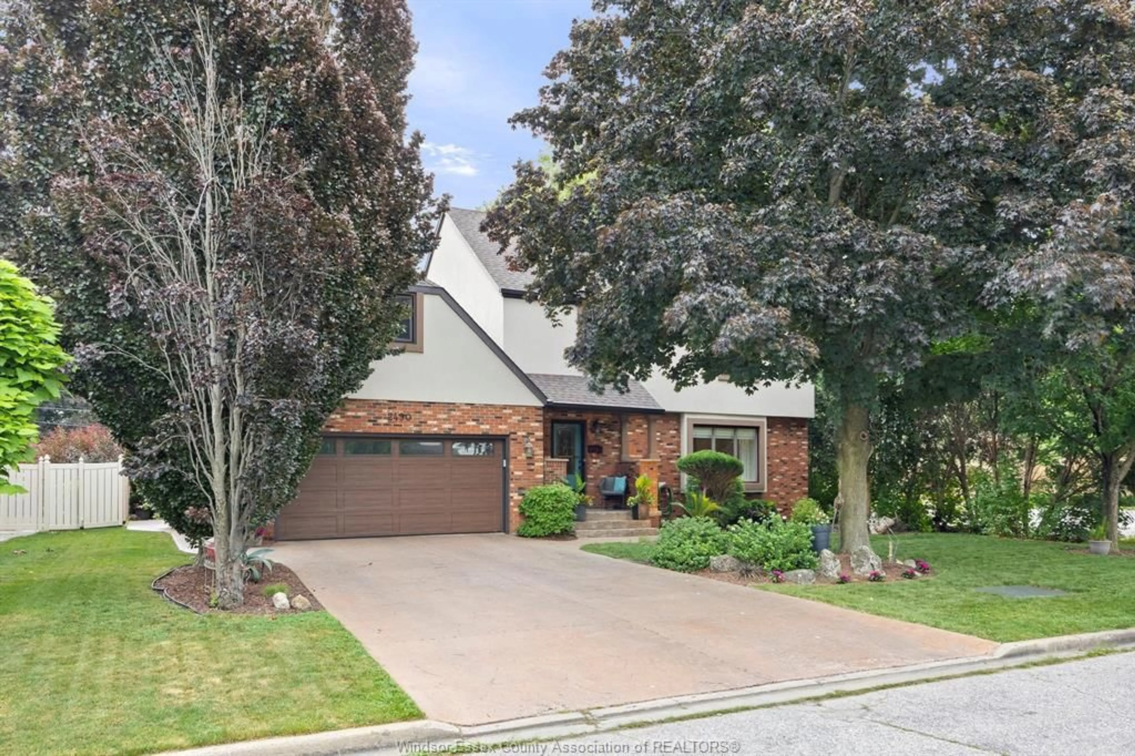 Home with brick exterior material, street for 2490 GLENWOOD Ave, Windsor Ontario N9E 2X6