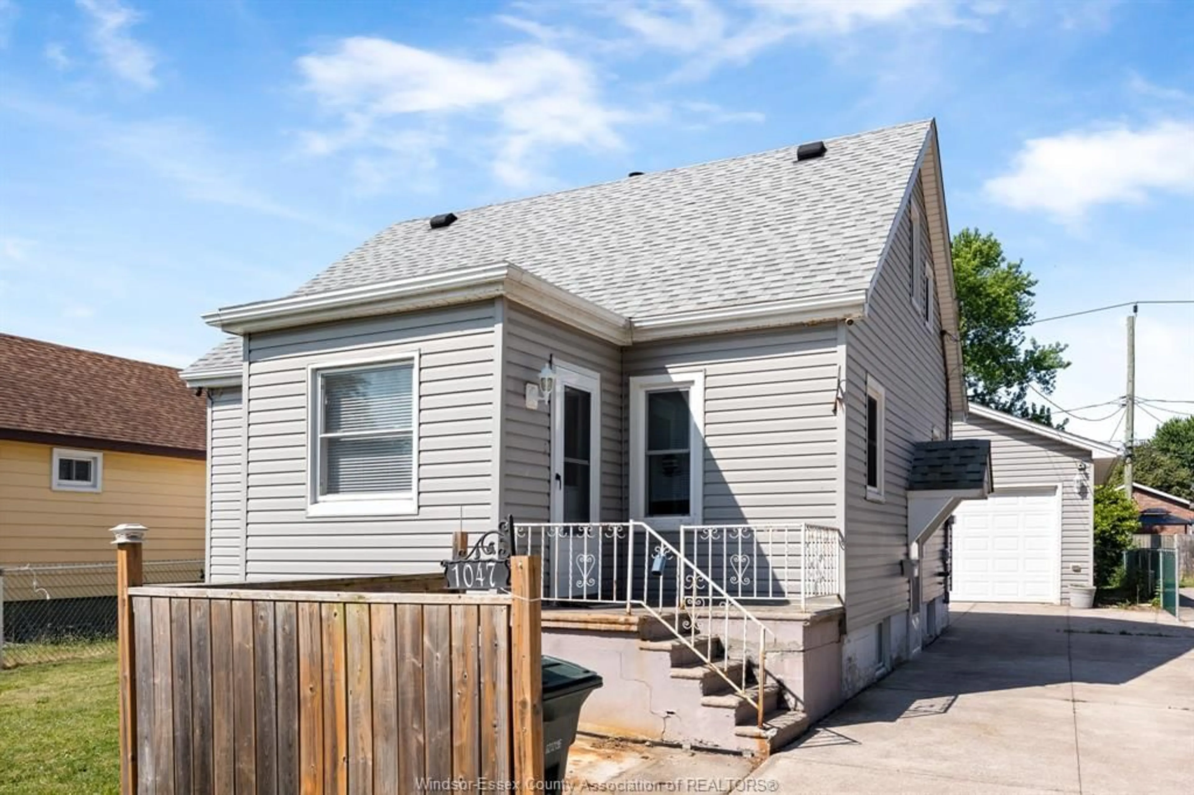 Home with vinyl exterior material, street for 1047 FORD BLVD., Windsor Ontario N8S 2G2