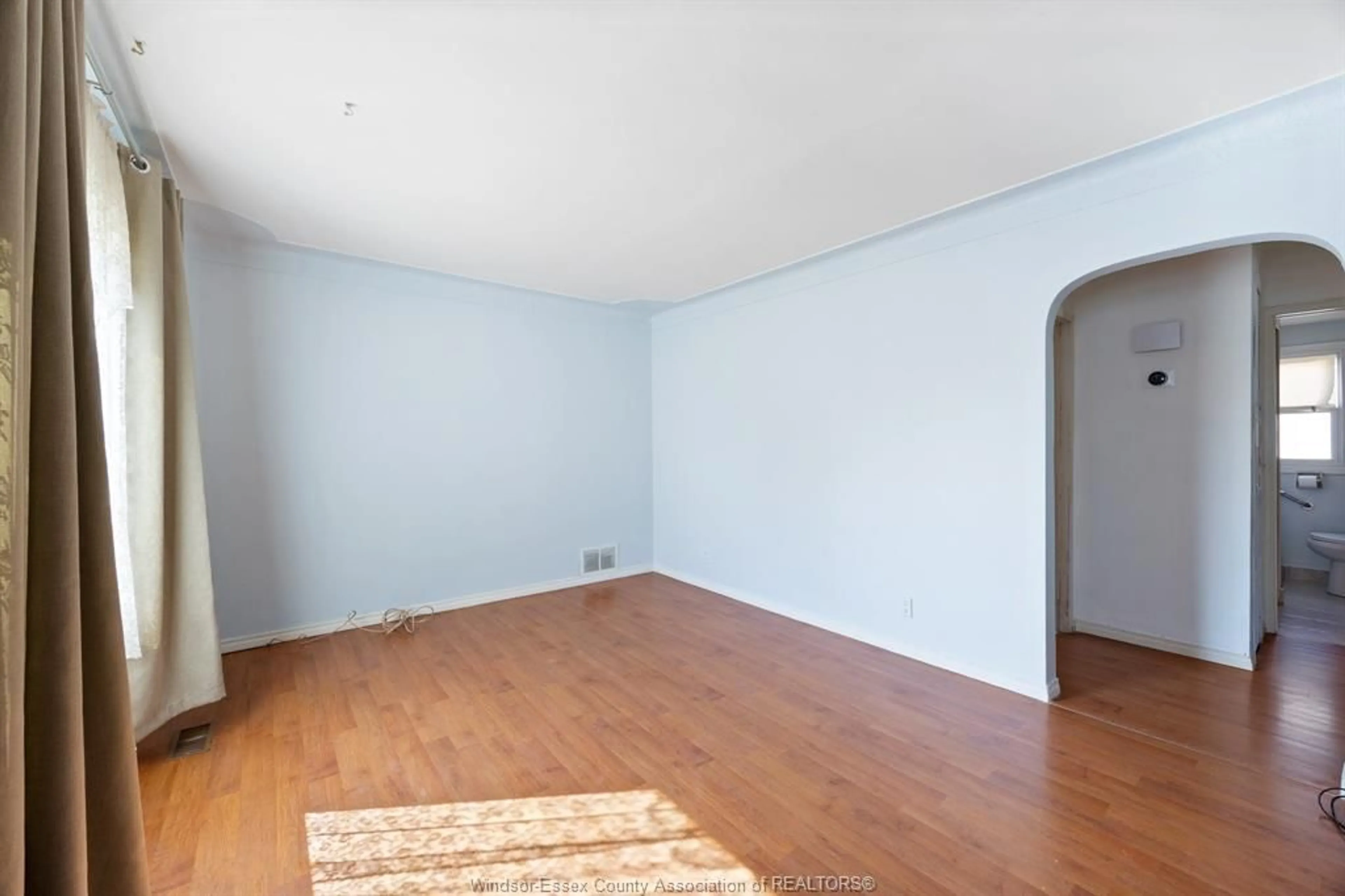A pic of a room for 1047 FORD BLVD., Windsor Ontario N8S 2G2
