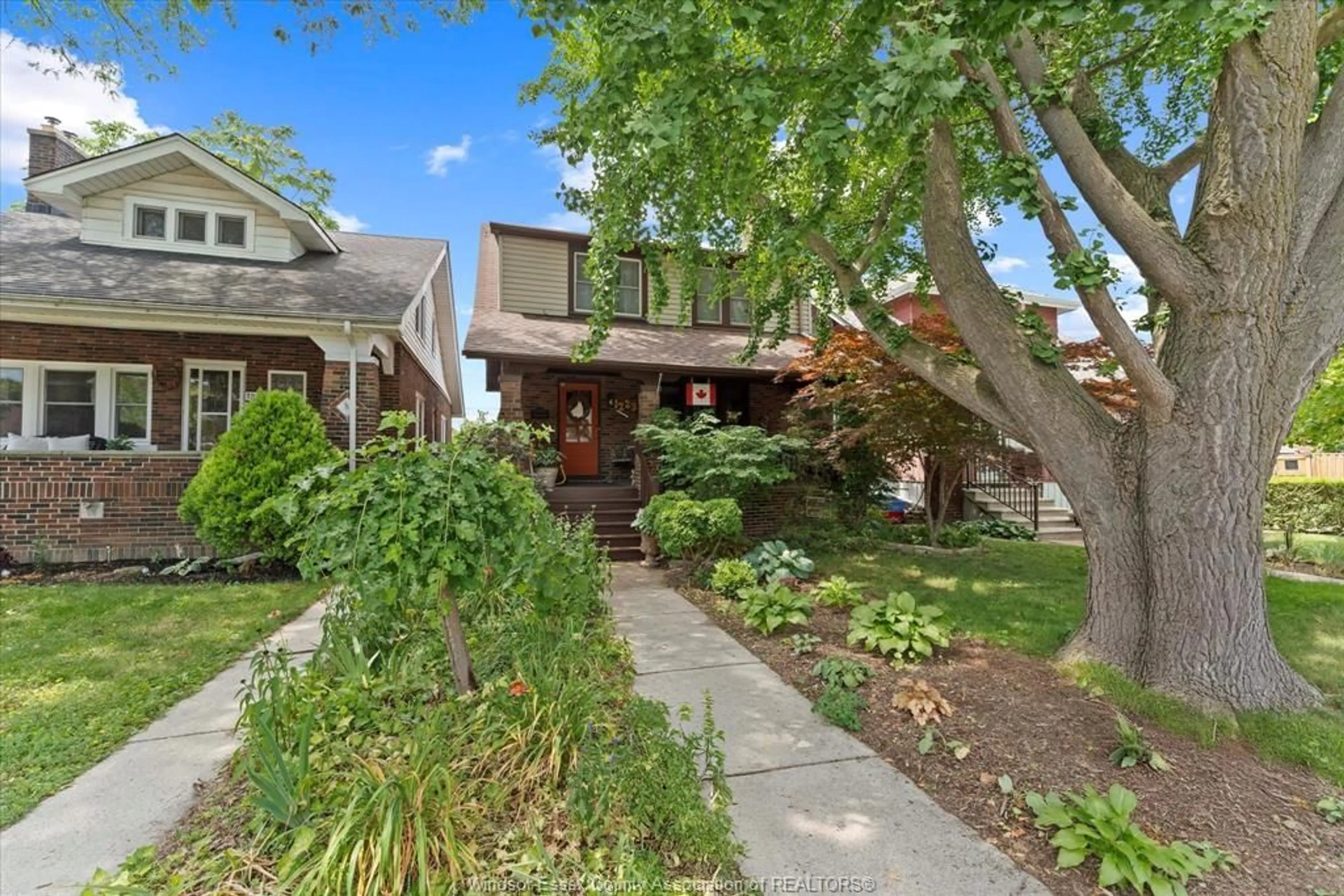 Patio, street for 1223 HALL Ave, Windsor Ontario N8X 4R1