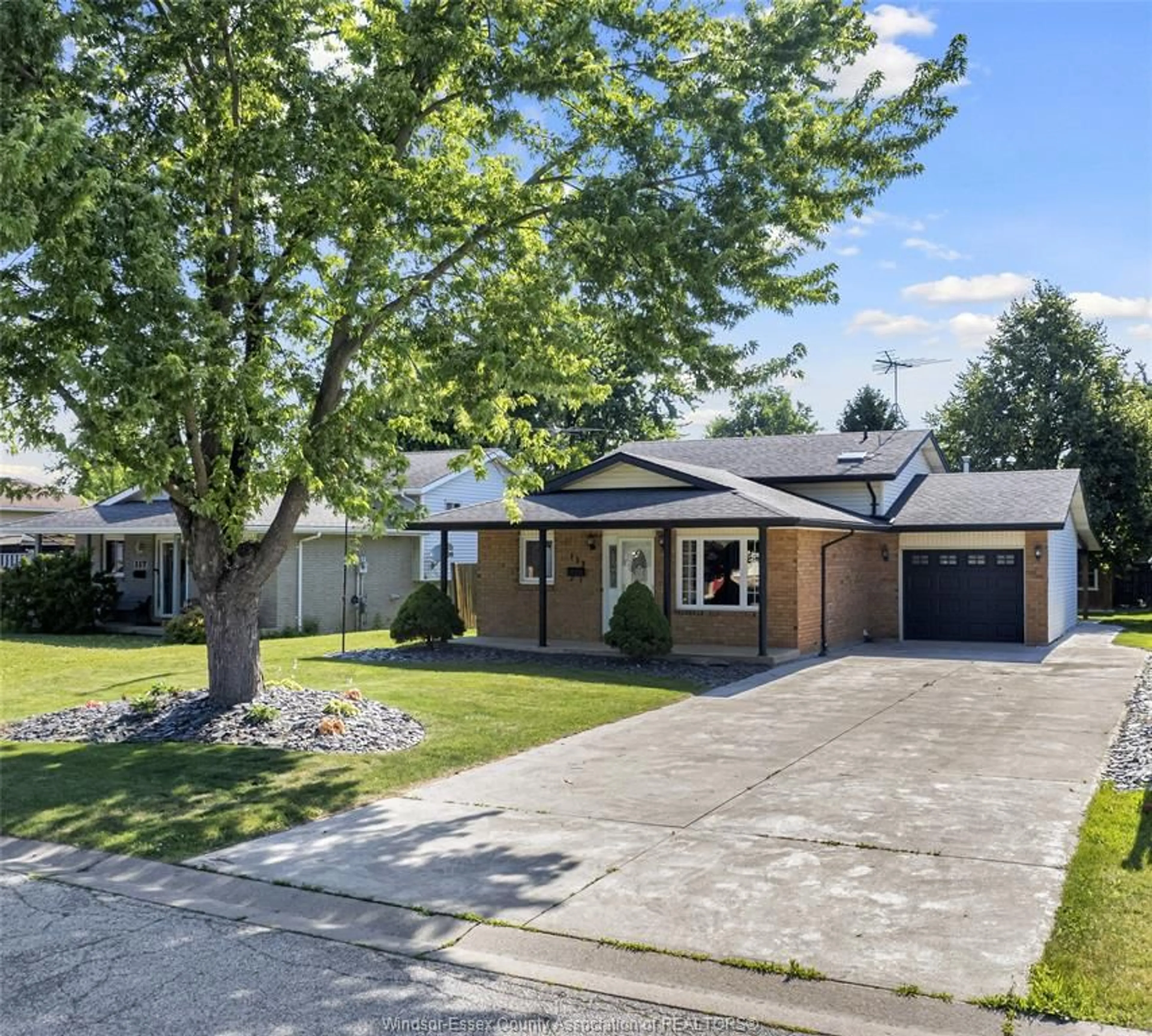 Unknown for 123 STANTON Crt, Essex Ontario N8M 3B8