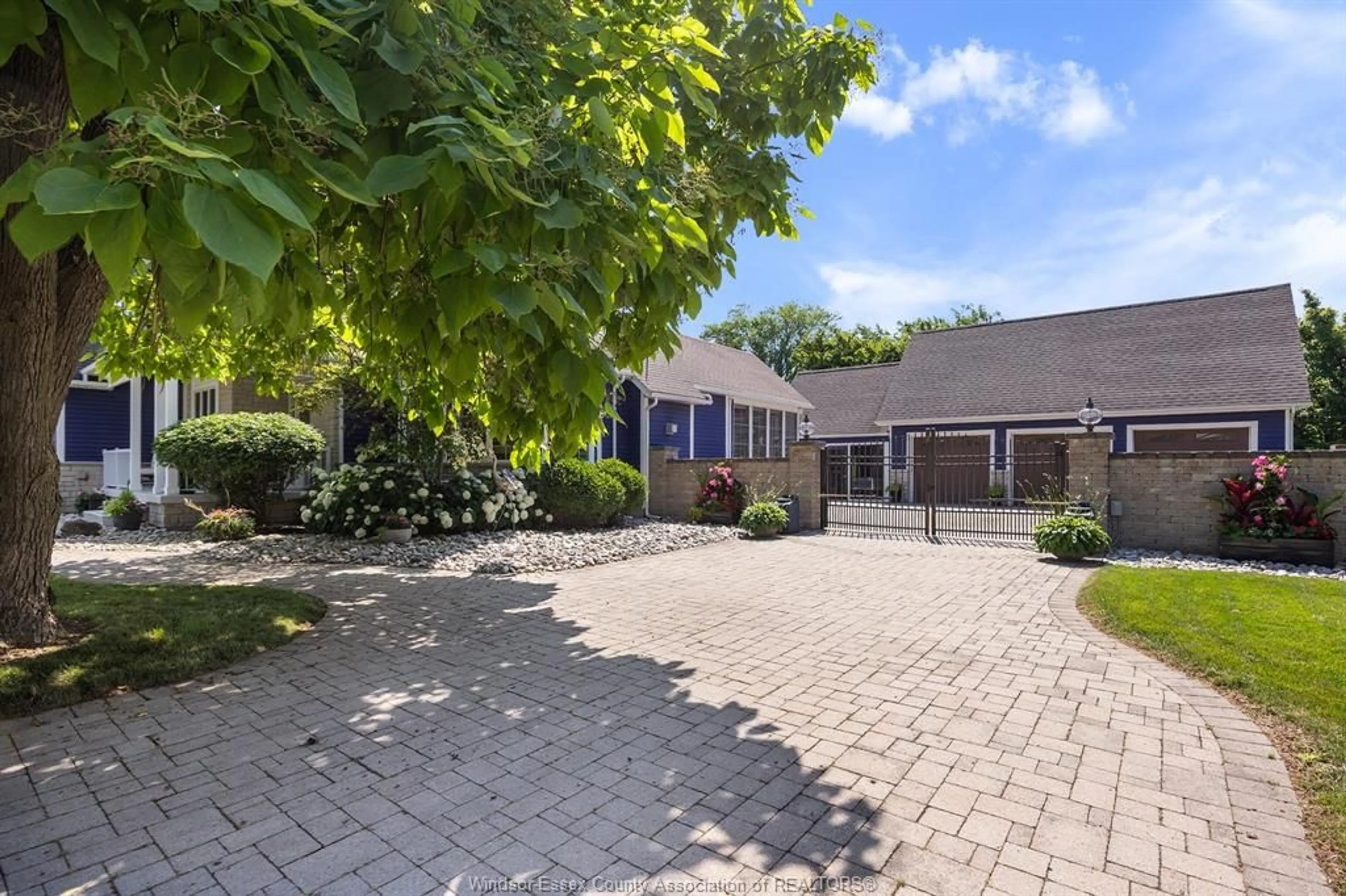 A pic from outside/outdoor area/front of a property/back of a property/a pic from drone, street for 399 Crystal Bay Dr, Amherstburg Ontario N9V 4A7