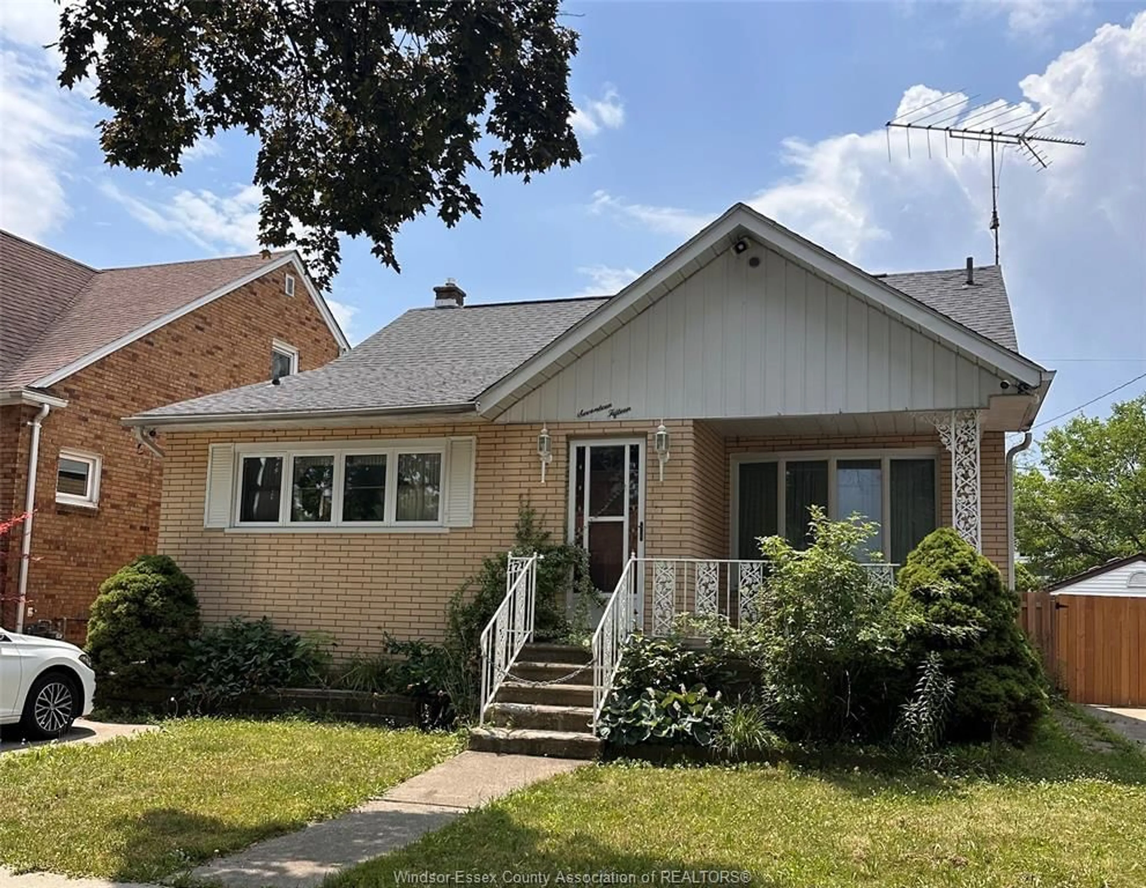 Home with vinyl exterior material, street for 1715 ALEXIS, Windsor Ontario N8Y 4P6