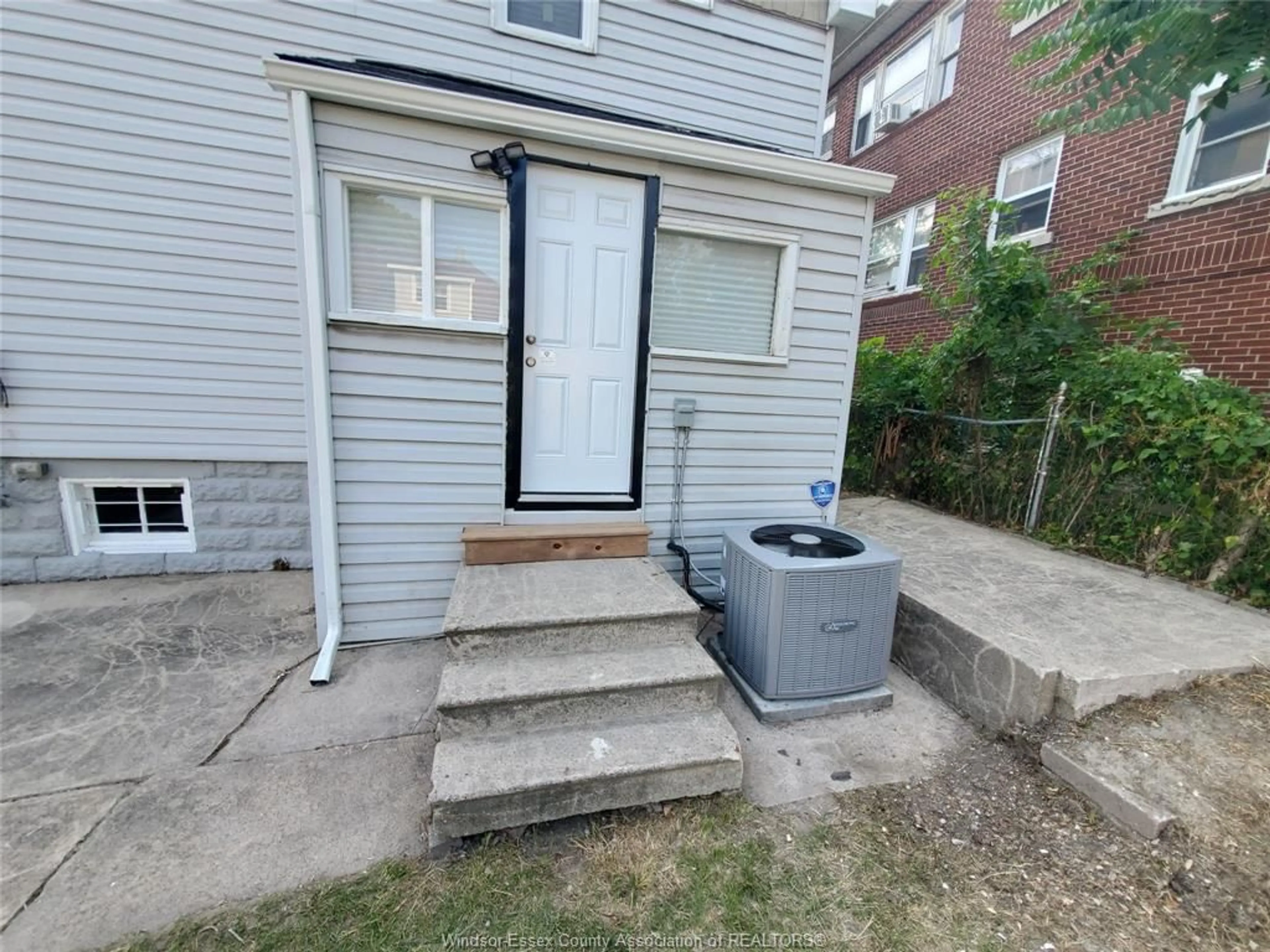 Patio, street for 488 PARENT Ave, Windsor Ontario N9A 2C1