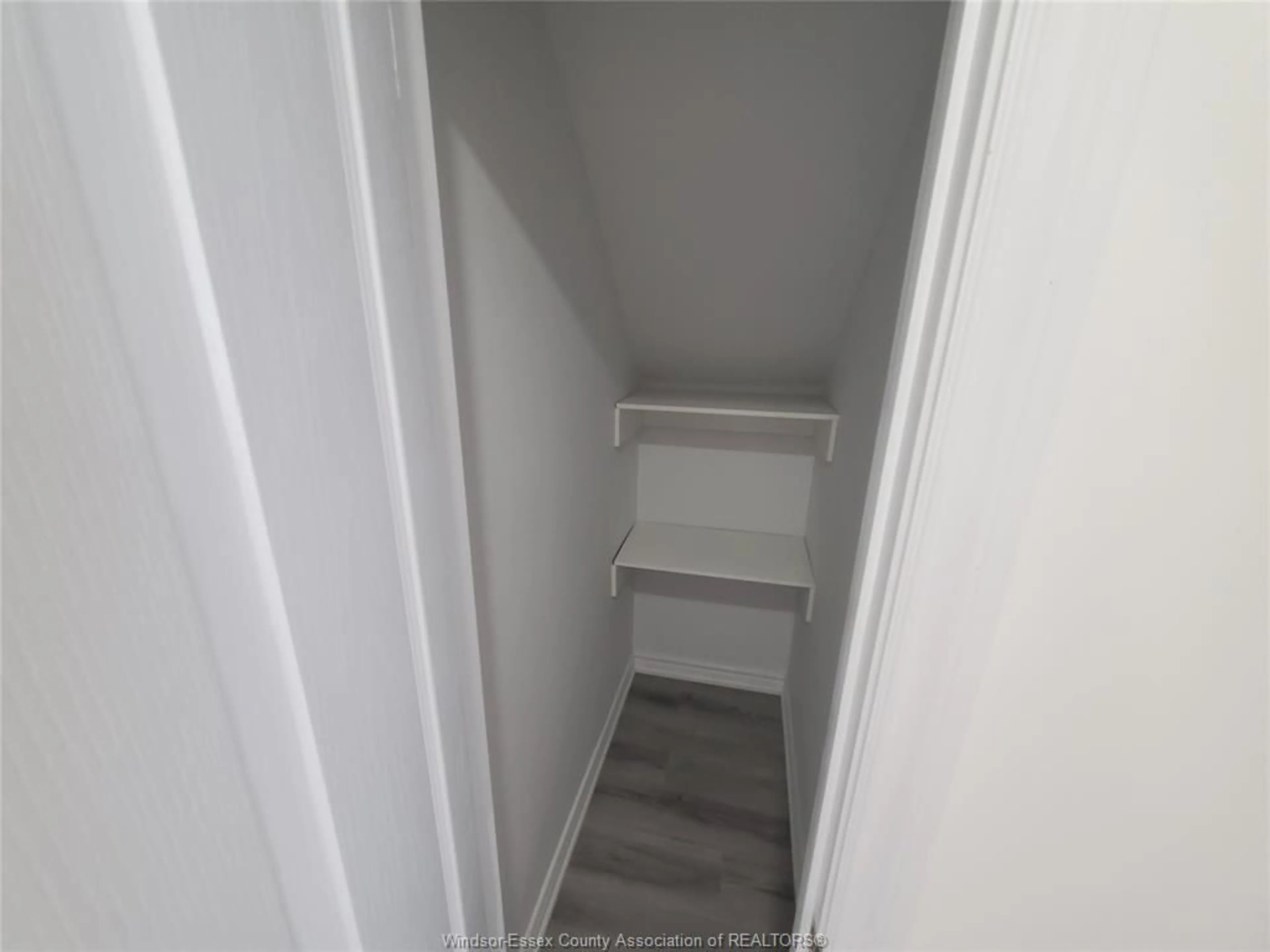 A pic of a room for 488 PARENT Ave, Windsor Ontario N9A 2C1