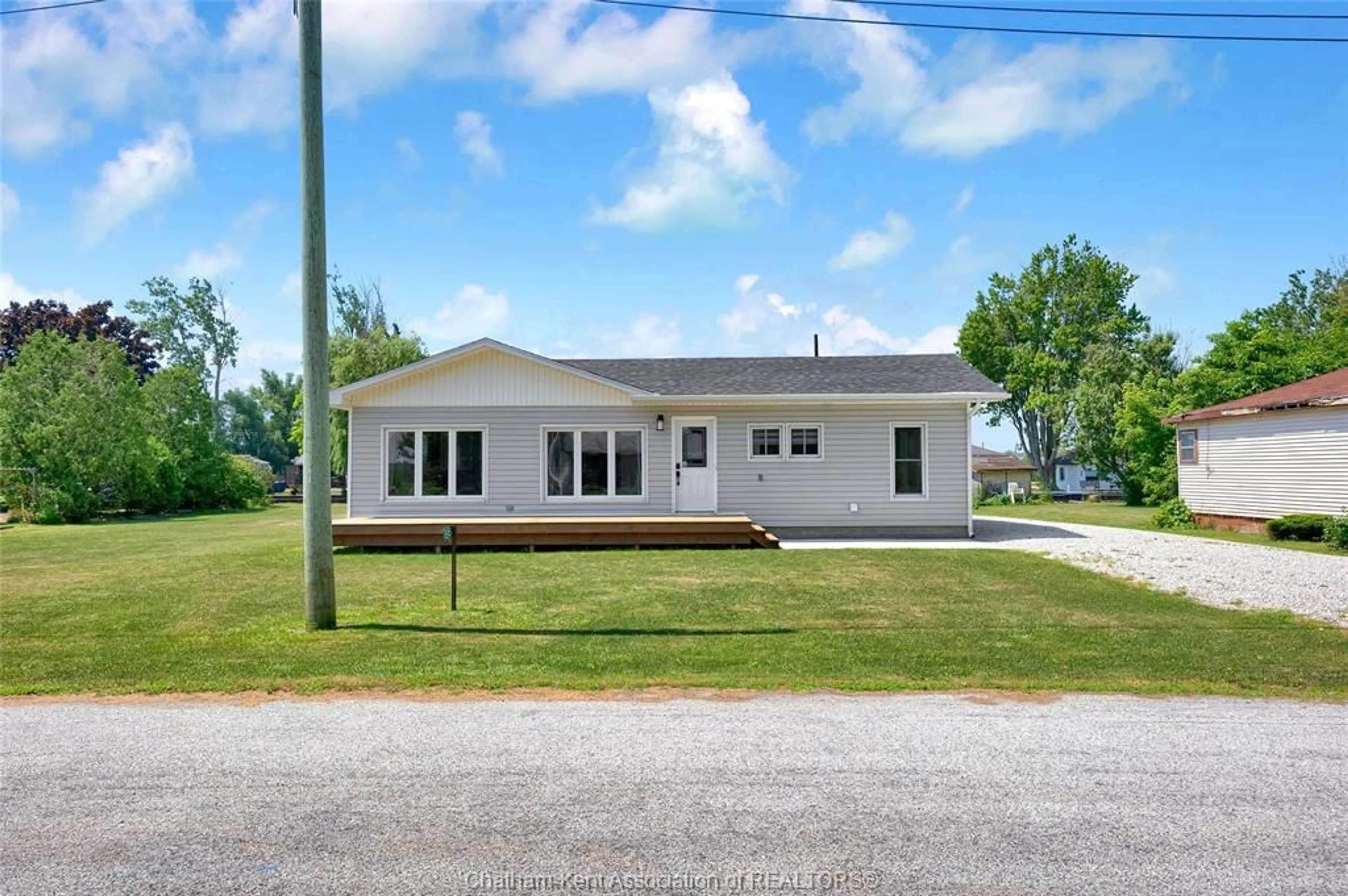 Home with vinyl exterior material, unknown for 86 BAYVIEW Dr, Shrewsbury Ontario N0P 1A0