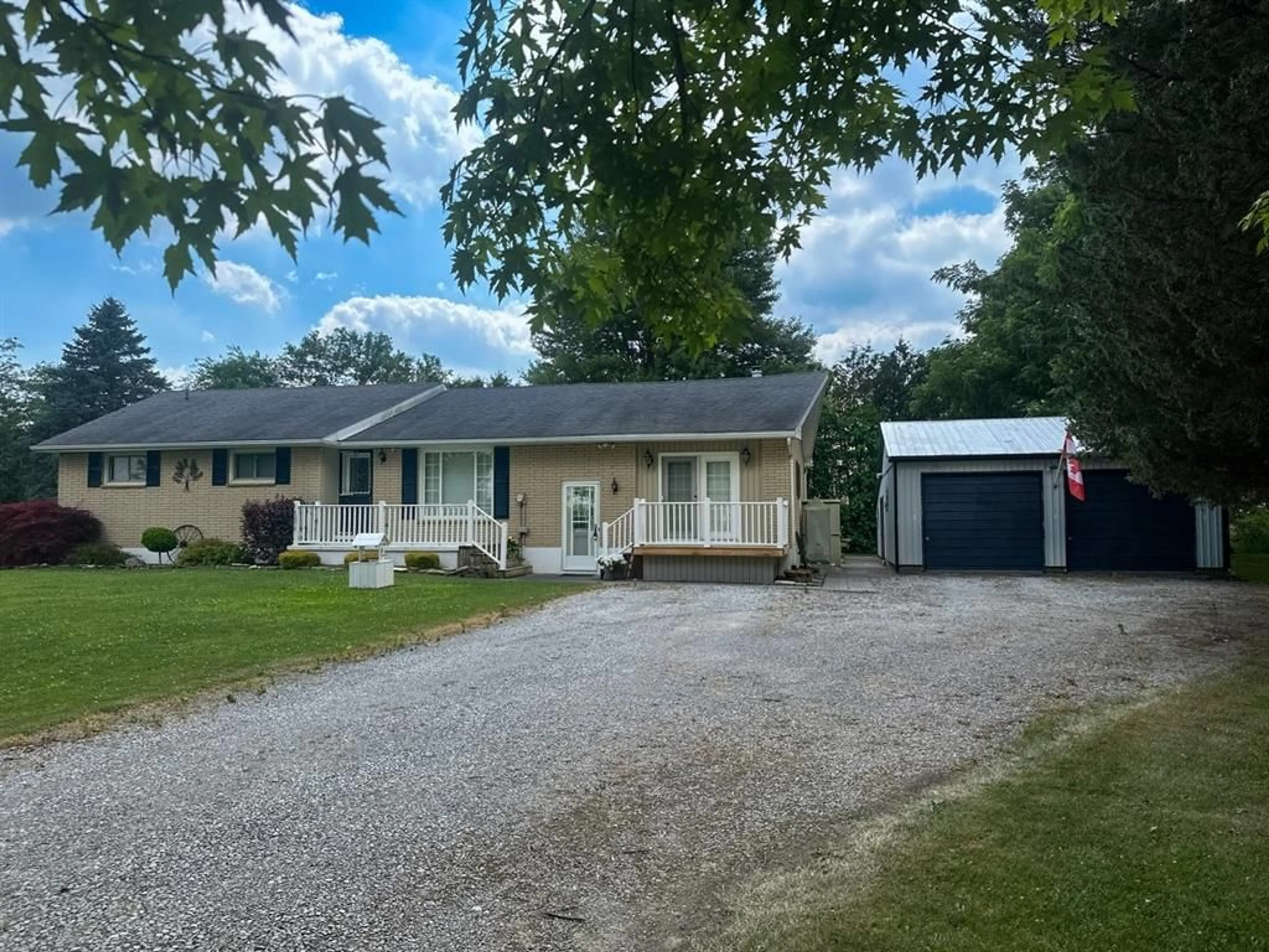 A pic from outside/outdoor area/front of a property/back of a property/a pic from drone, street for 29422 DAWN VALLEY Rd, Tupperville Ontario N0P 2M0