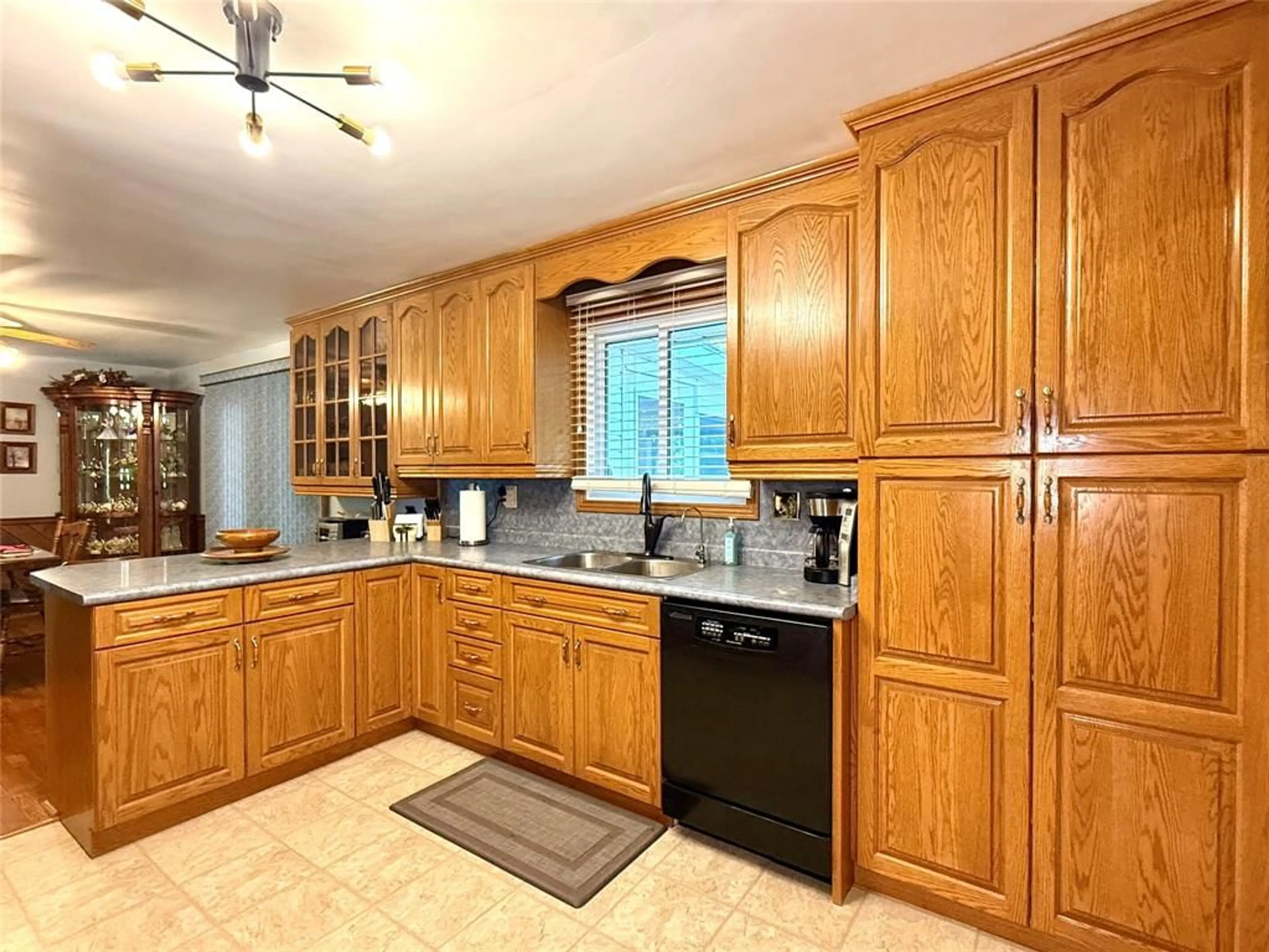 Standard kitchen, unknown for 29422 DAWN VALLEY Rd, Tupperville Ontario N0P 2M0