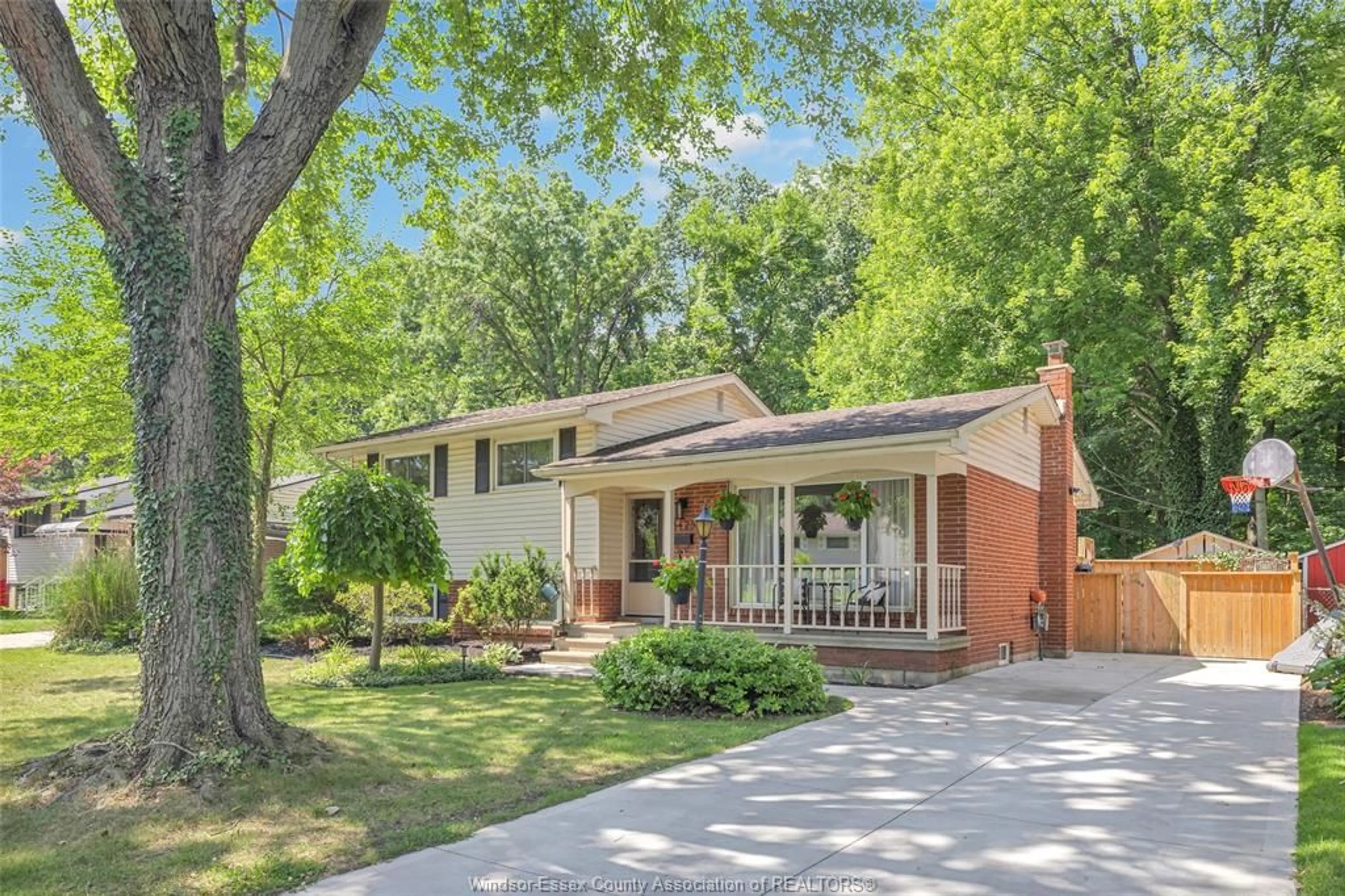 Home with brick exterior material, street for 3425 Askin, Windsor Ontario N9E 3J8
