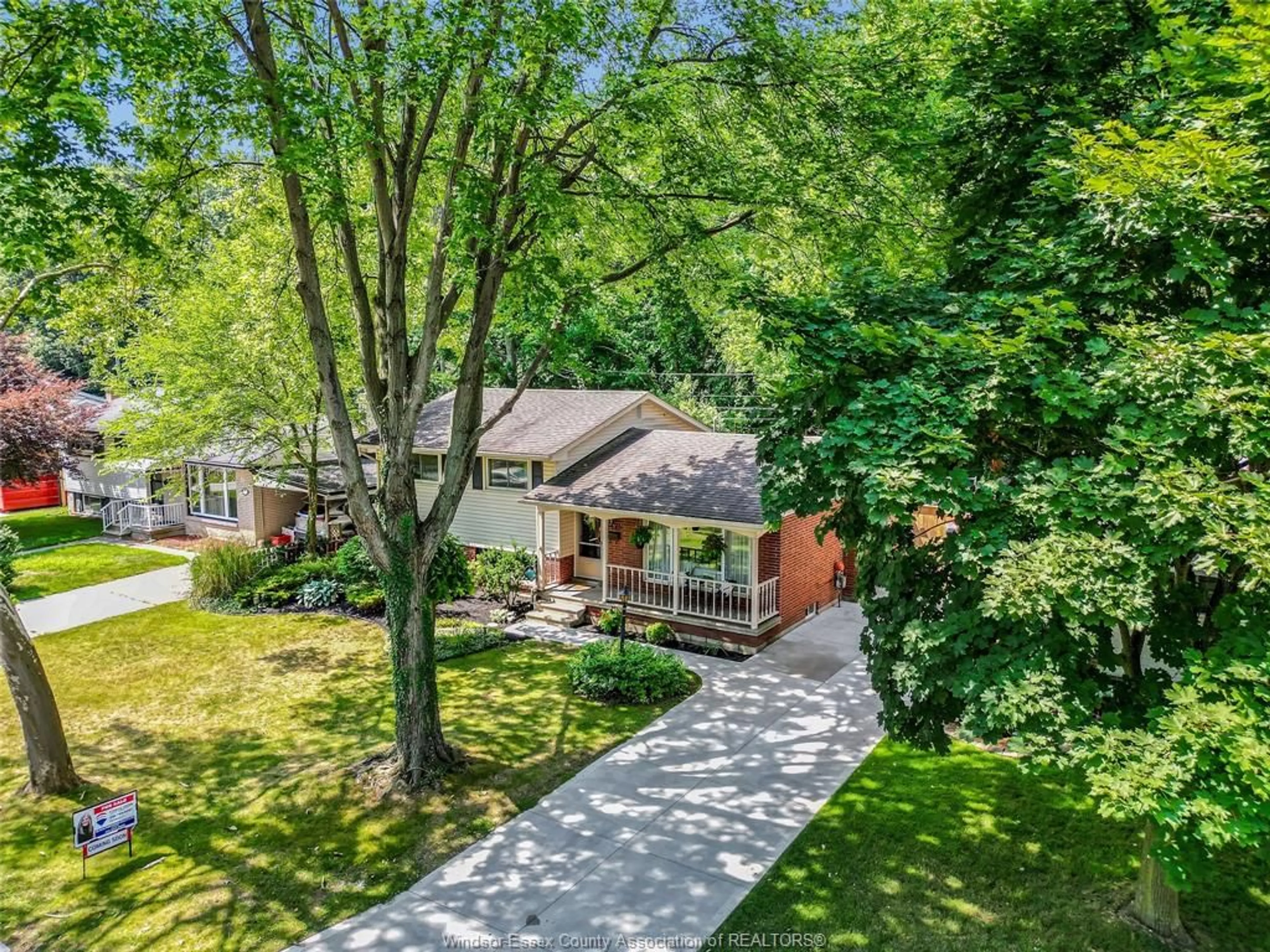 A pic from outside/outdoor area/front of a property/back of a property/a pic from drone, street for 3425 Askin, Windsor Ontario N9E 3J8