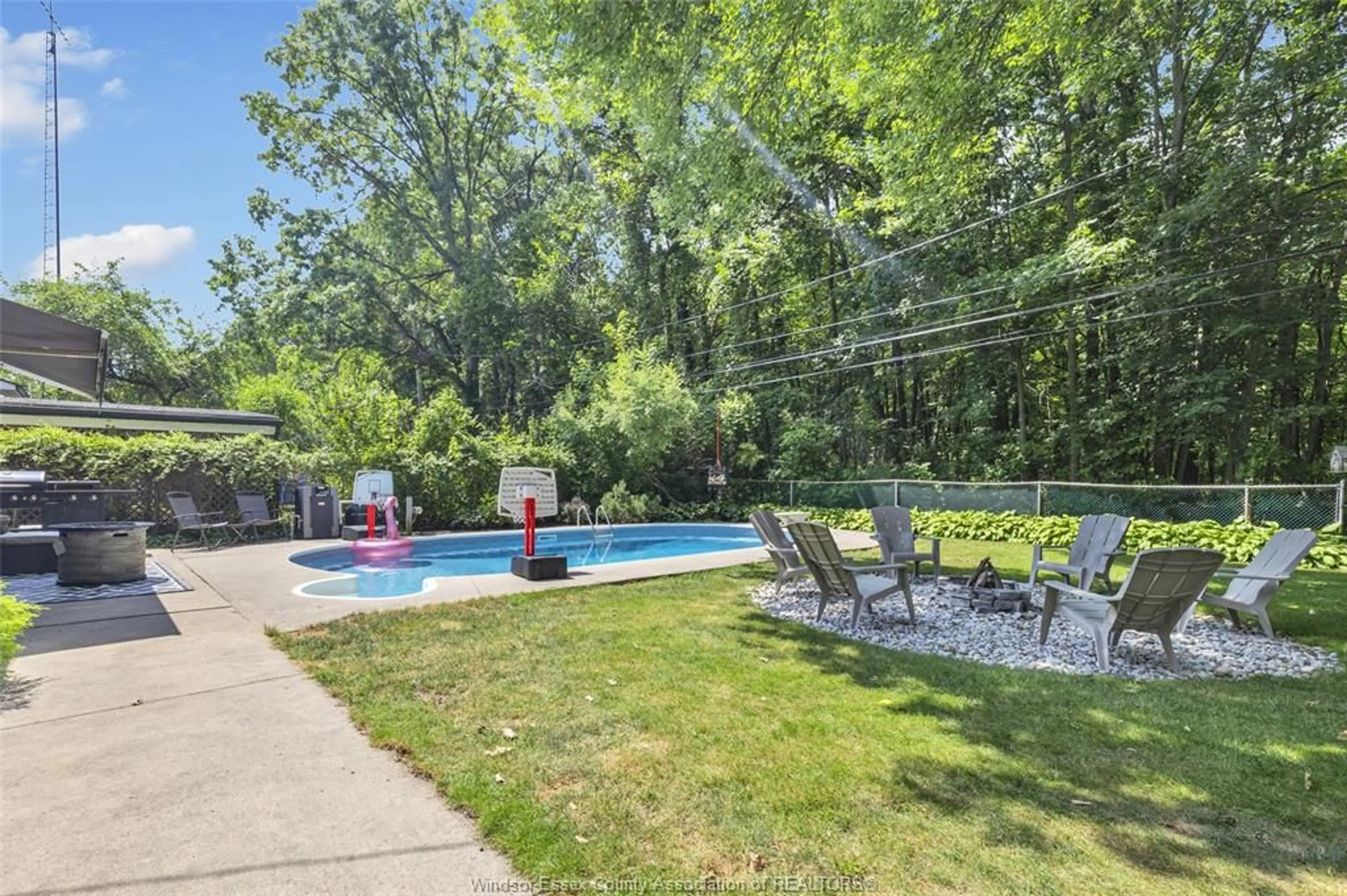 Pool for 3425 Askin, Windsor Ontario N9E 3J8