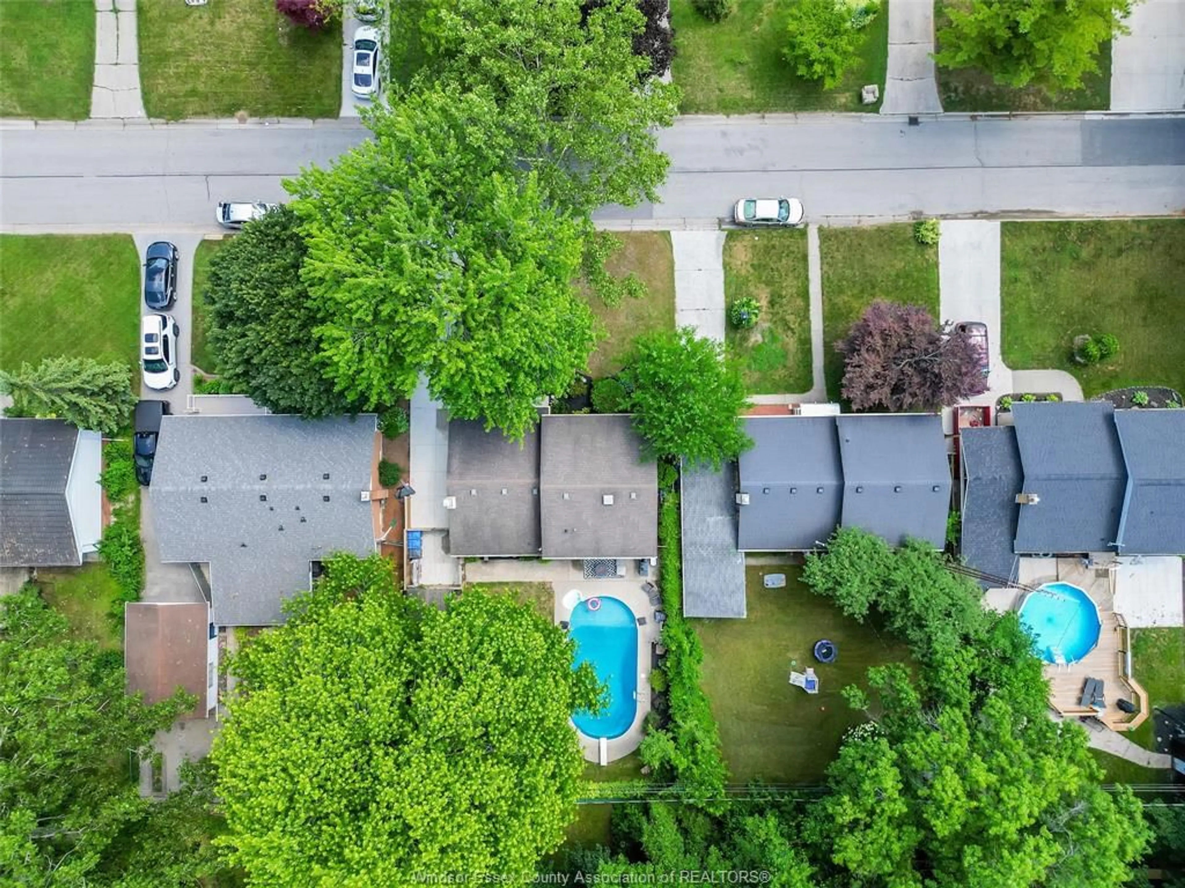 A pic from outside/outdoor area/front of a property/back of a property/a pic from drone, street for 3425 Askin, Windsor Ontario N9E 3J8