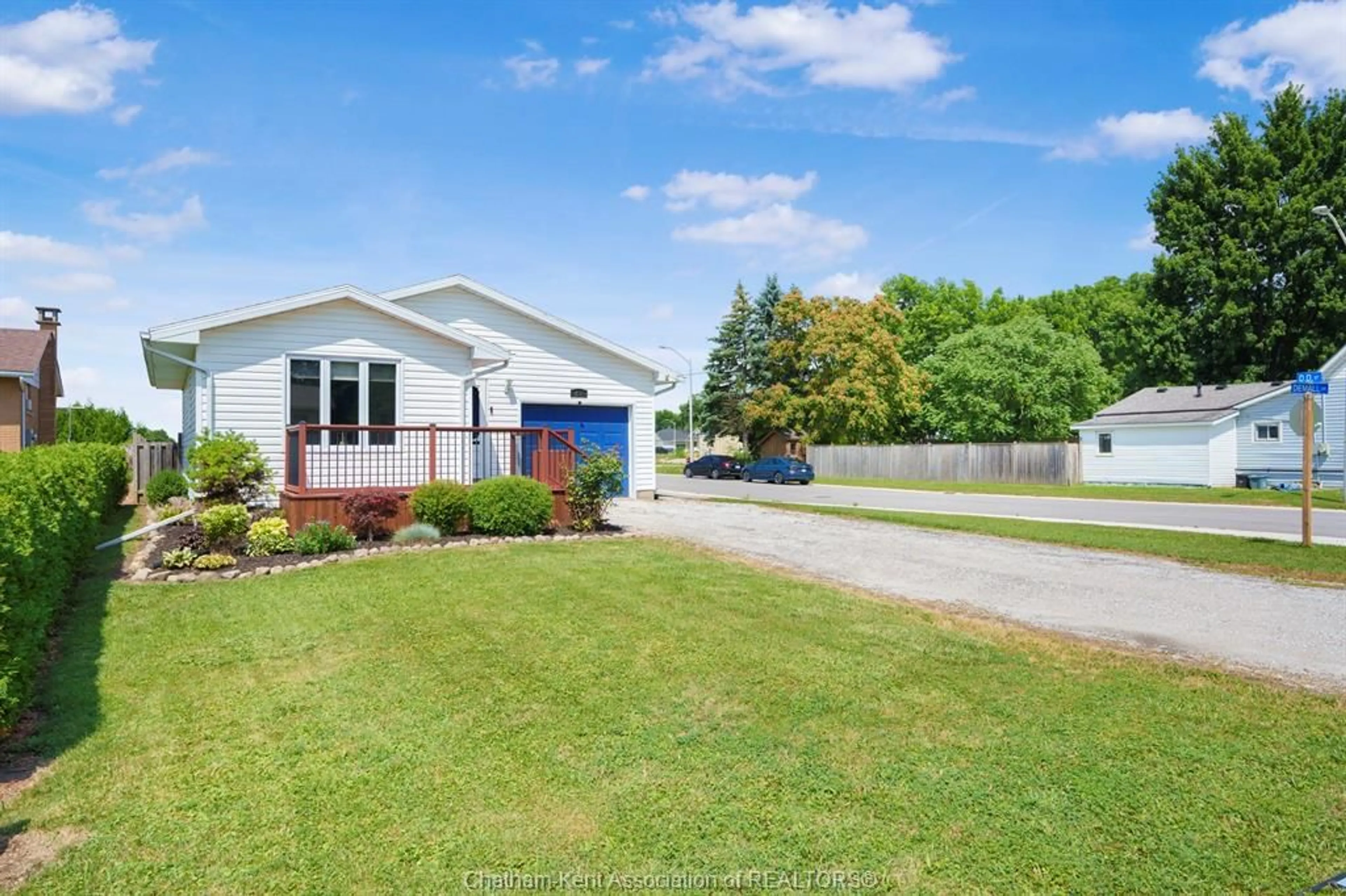 A pic from outside/outdoor area/front of a property/back of a property/a pic from drone, street for 152 DD St, Dresden Ontario N0P 1M0