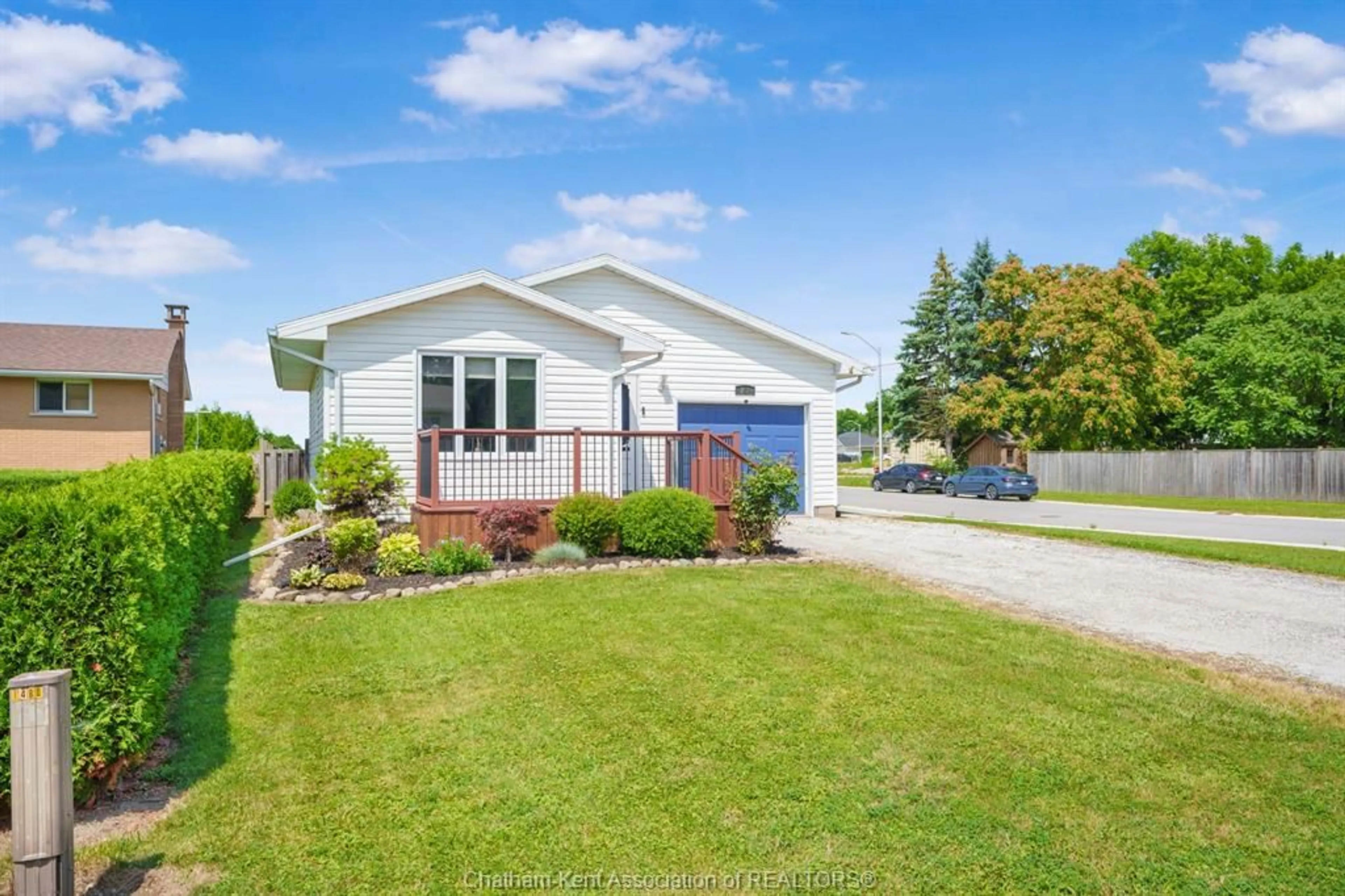 Home with vinyl exterior material, street for 152 DD St, Dresden Ontario N0P 1M0