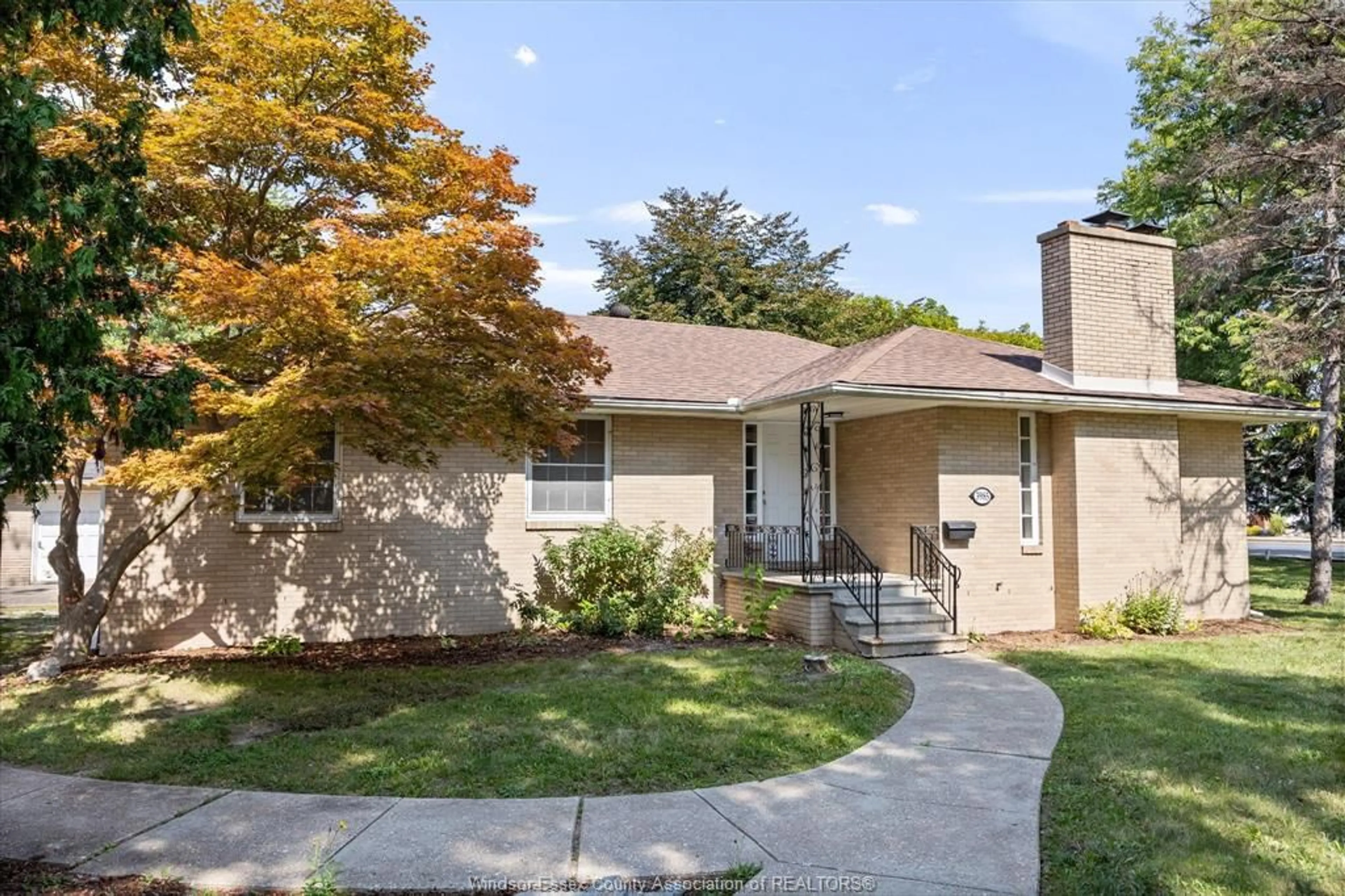 Unknown for 3985 DOUGALL AVE., Windsor Ontario N9G 1X3