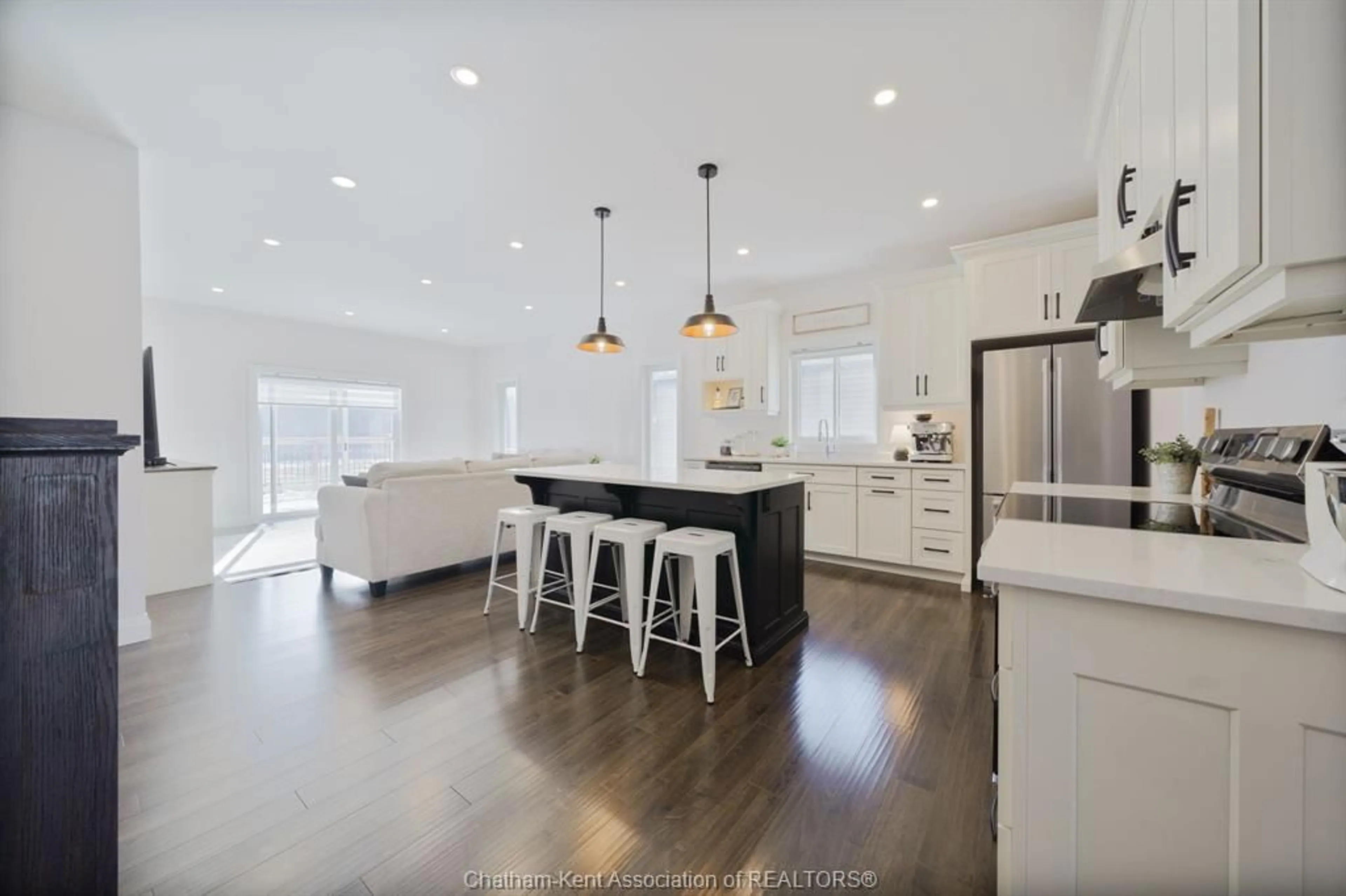 Open concept kitchen, unknown for 339 OAK St, Bothwell Ontario N0P 1C0