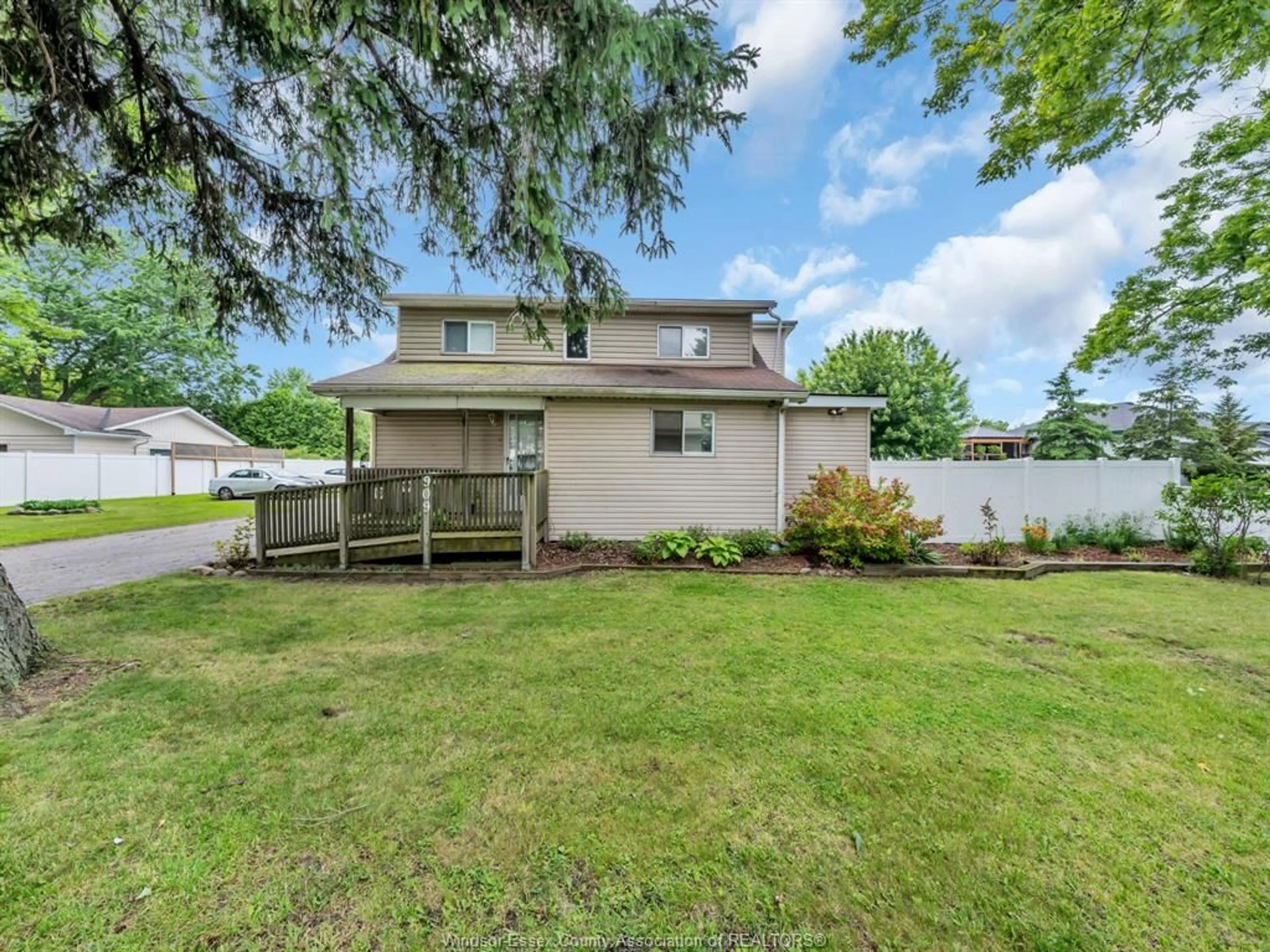 Unknown for 909 BUSHEY St, Stoney Point Ontario N0R 1N0