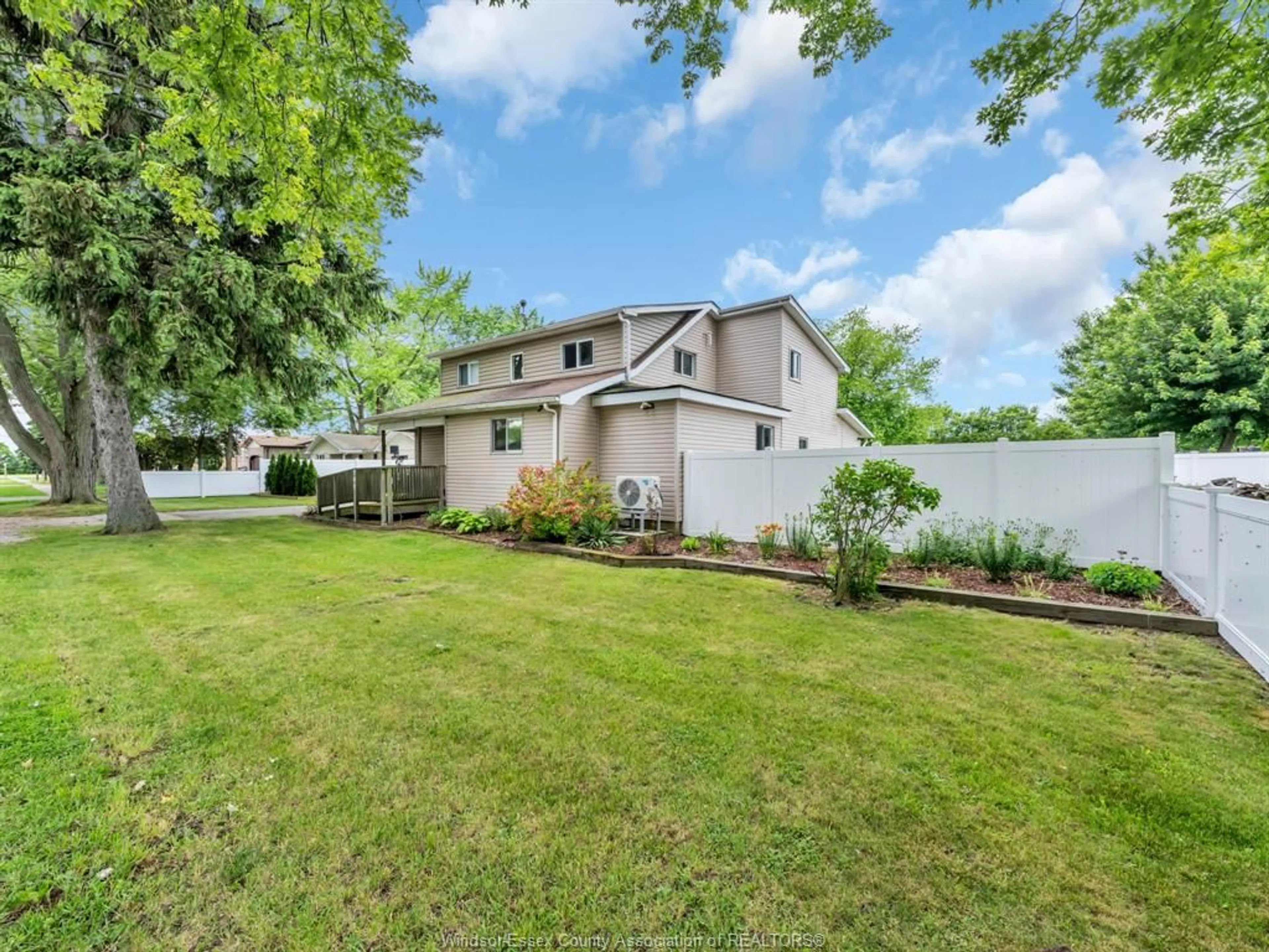 A pic from outside/outdoor area/front of a property/back of a property/a pic from drone, water/lake/river/ocean view for 909 BUSHEY St, Stoney Point Ontario N0R 1N0