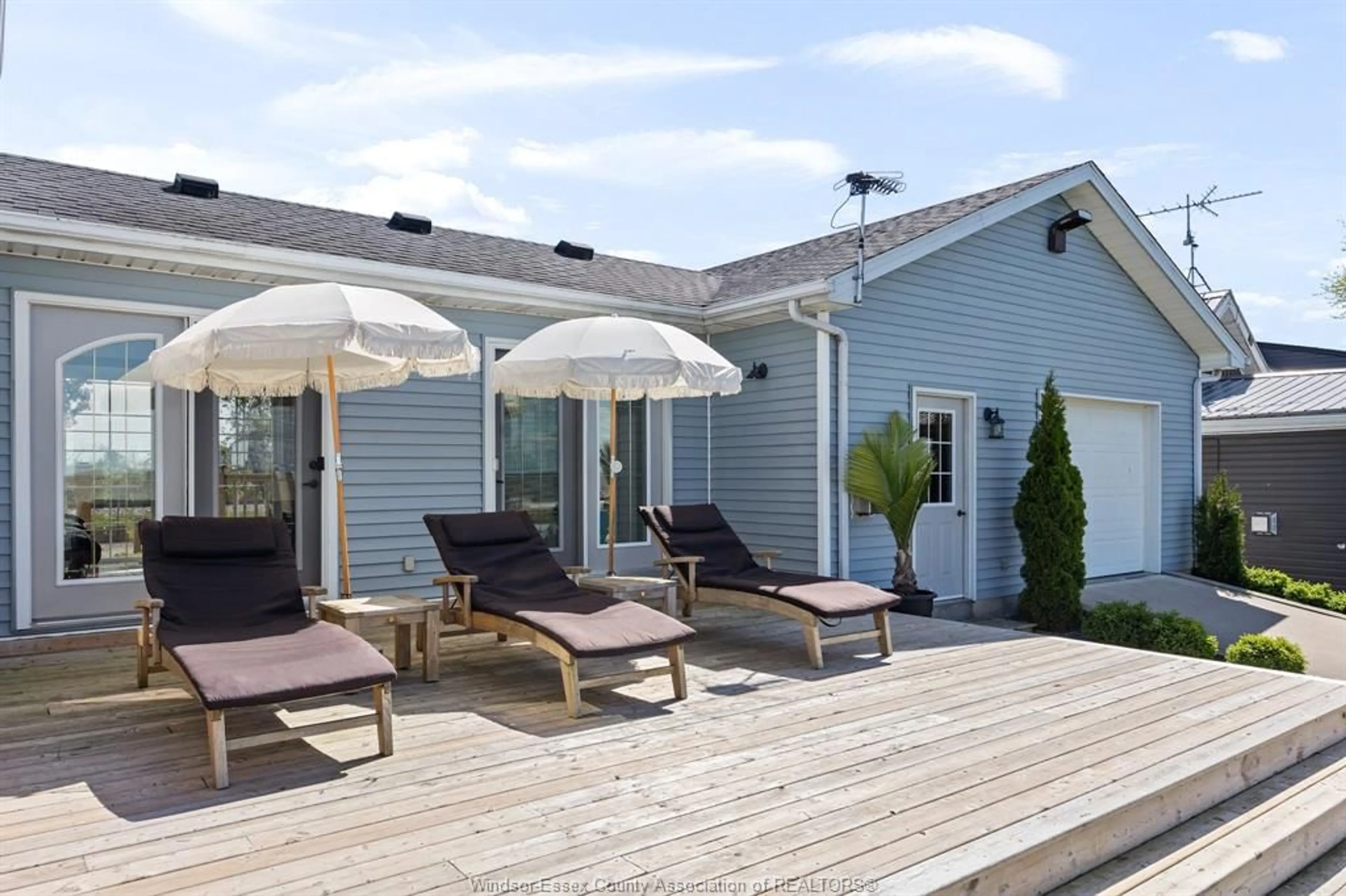 Patio, water/lake/river/ocean view for 13626 CRYSTAL BEACH, Lakeshore Ontario N0P 2L0