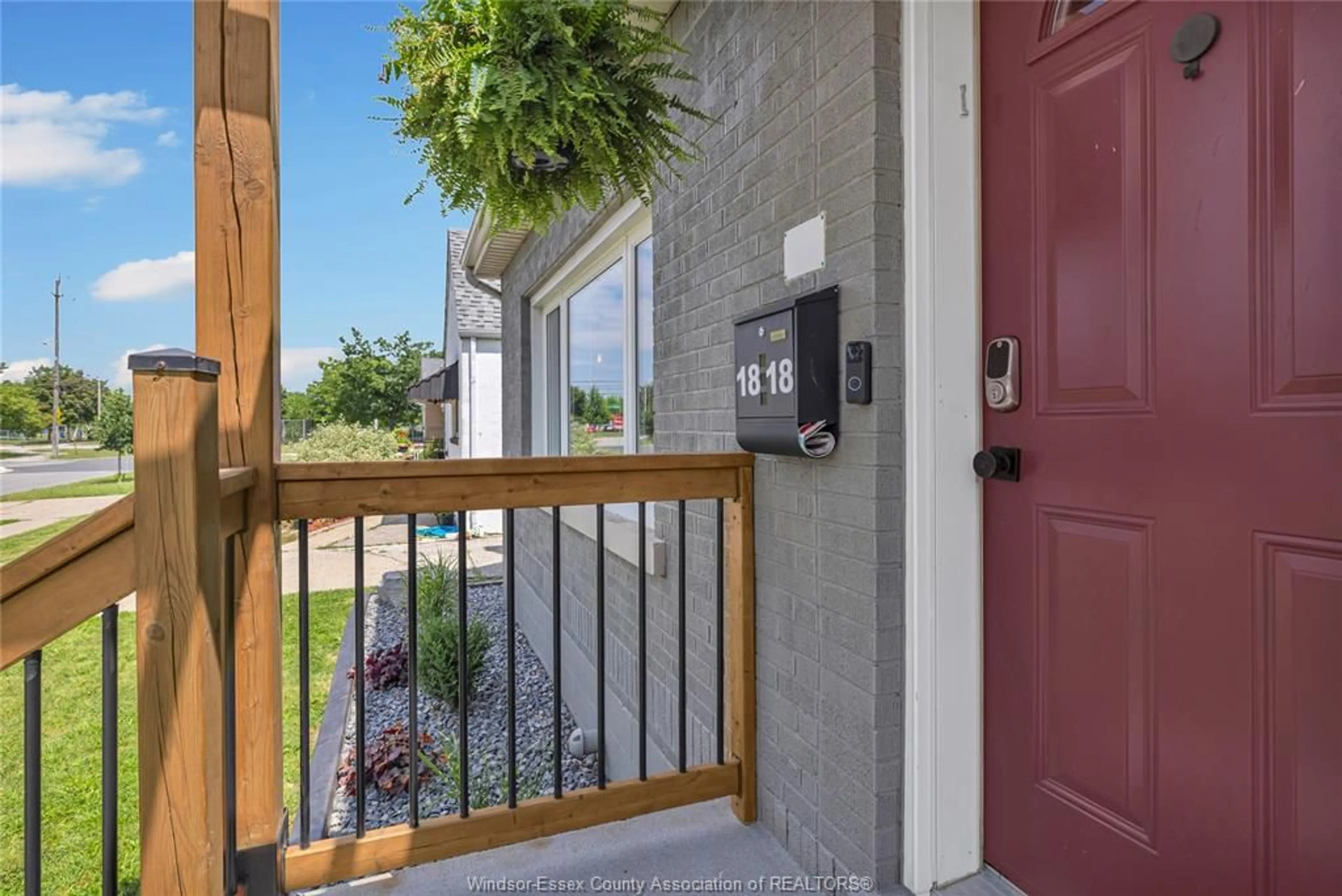 Indoor entryway for 1818 MELDRUM ROAD, Windsor Ontario N8W 4C9