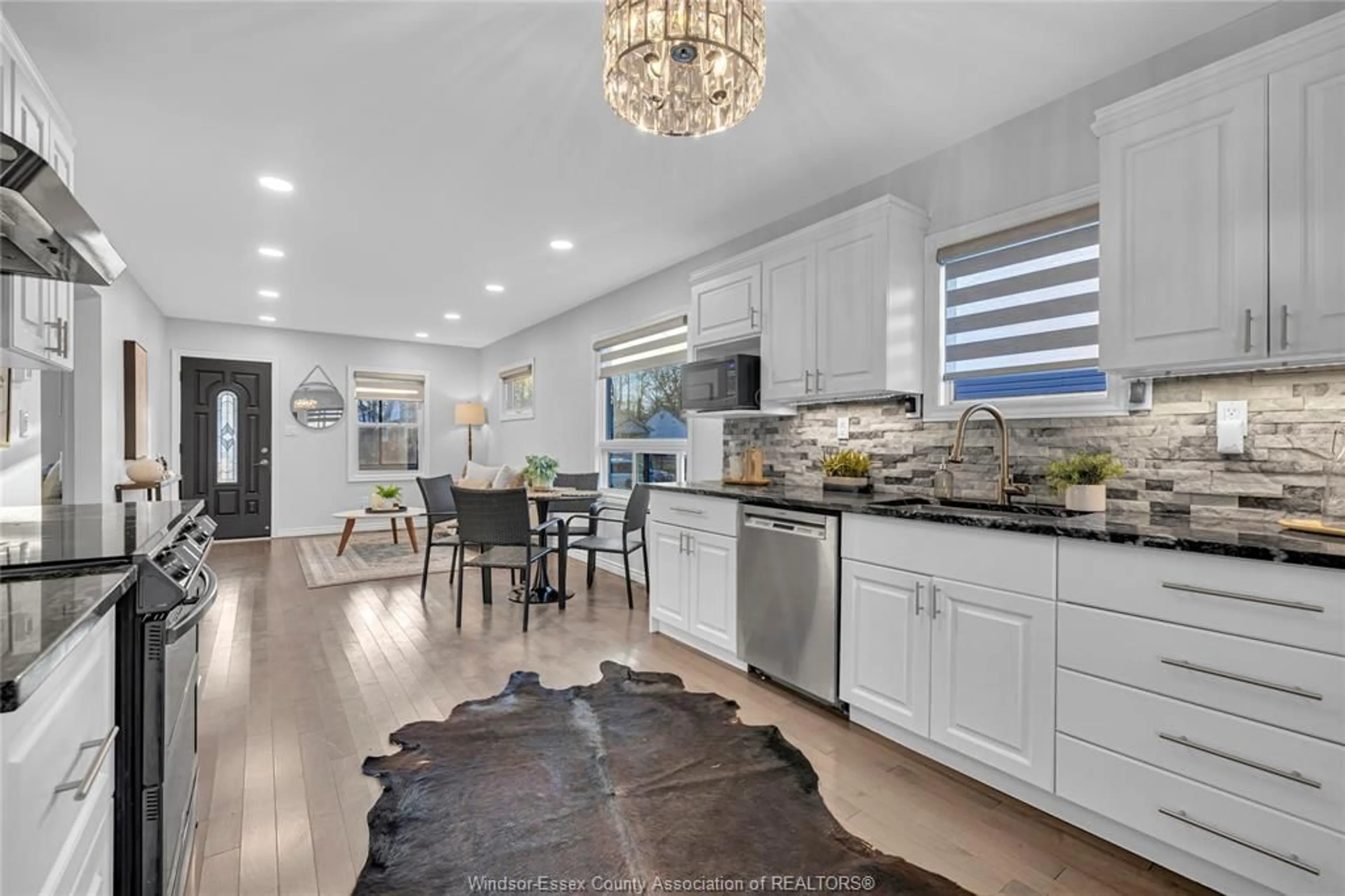 Open concept kitchen, ceramic/tile floor for 1216 FELIX, Windsor Ontario N9C 3L7