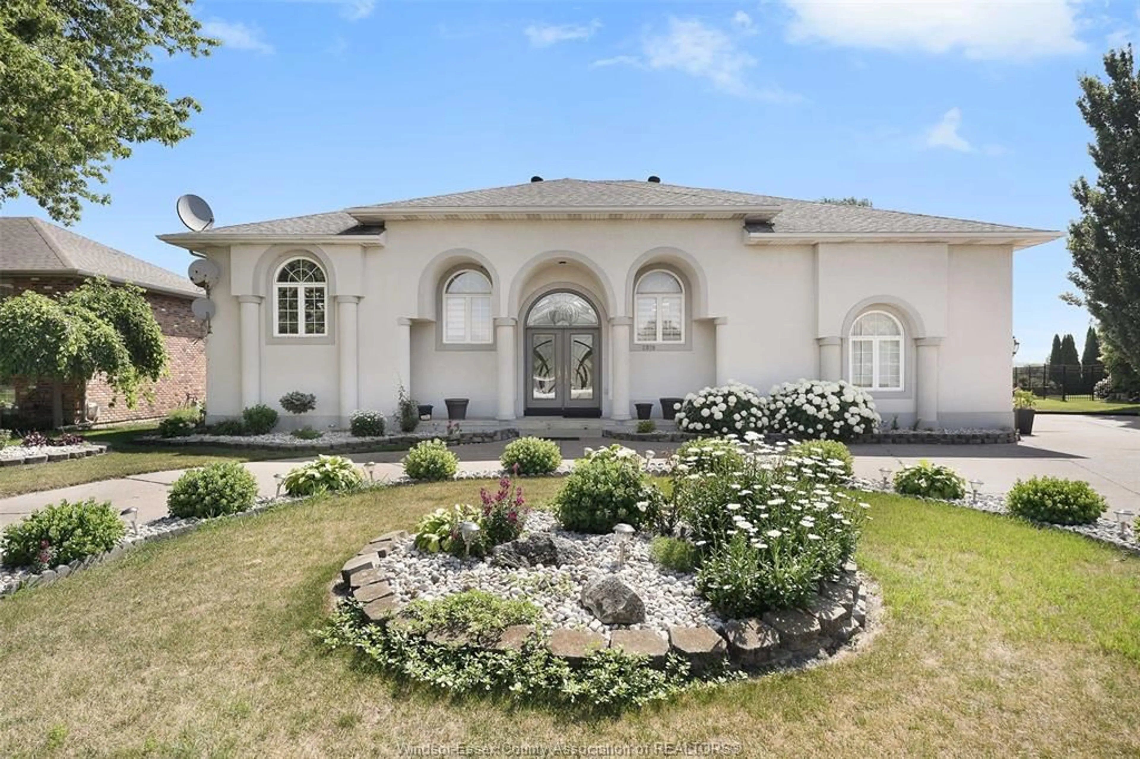 Unknown for 2070 FUNARO Cres, Tecumseh Ontario N9K 1C4