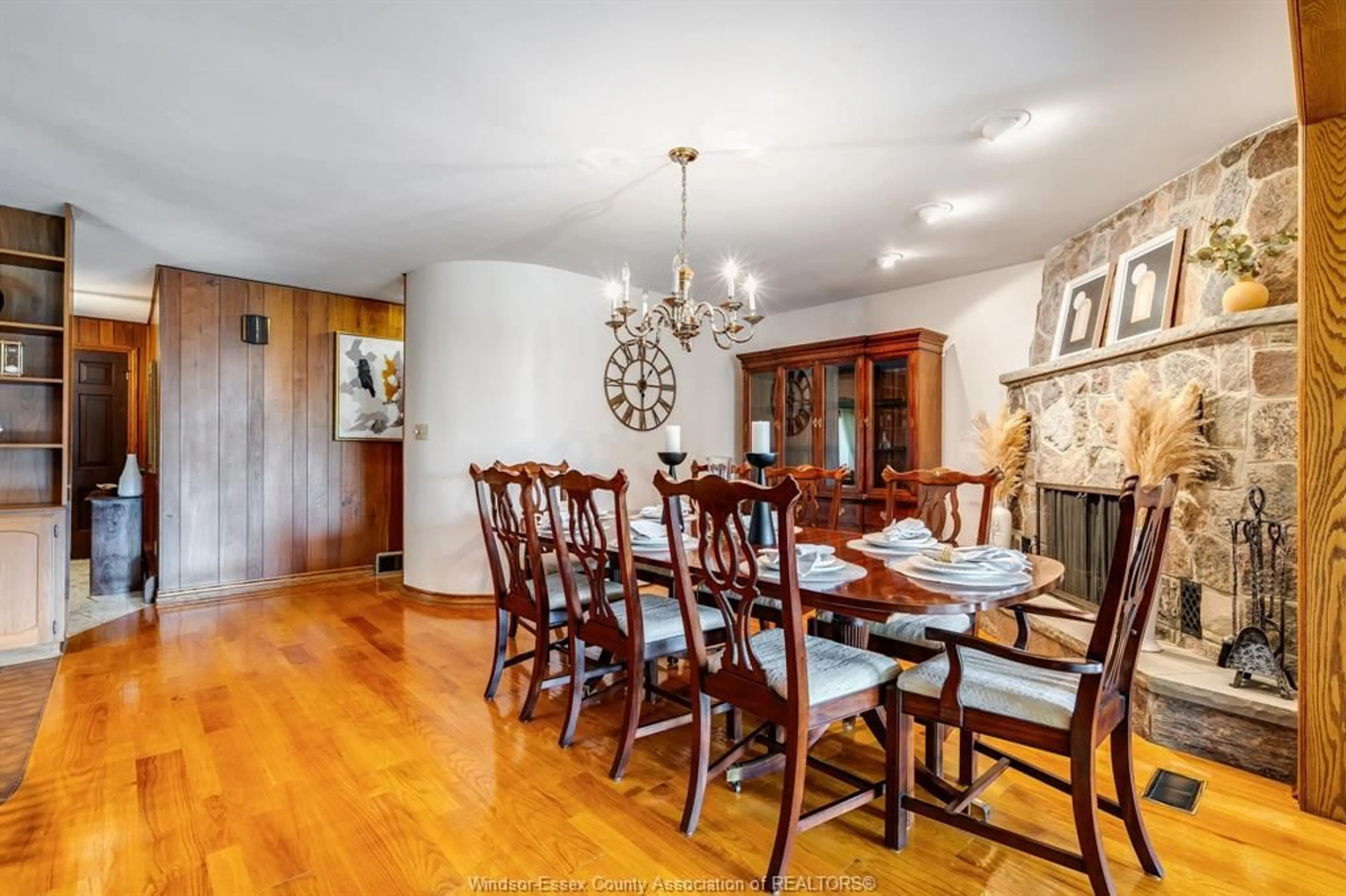 Dining room, wood/laminate floor for 11 Kenneth Drive, Leamington Ontario N8H 4B2