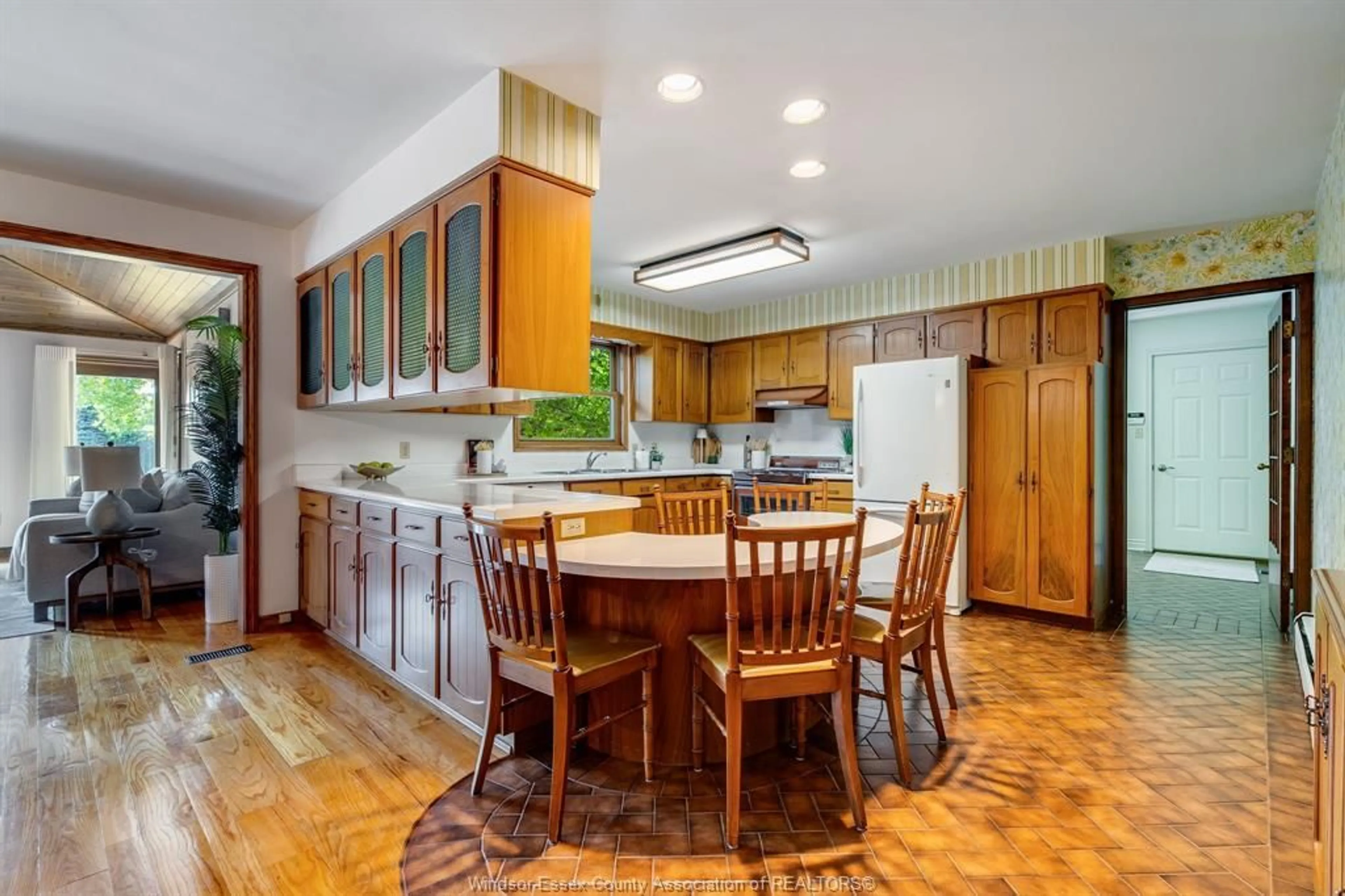 Open concept kitchen, unknown for 11 Kenneth Drive, Leamington Ontario N8H 4B2