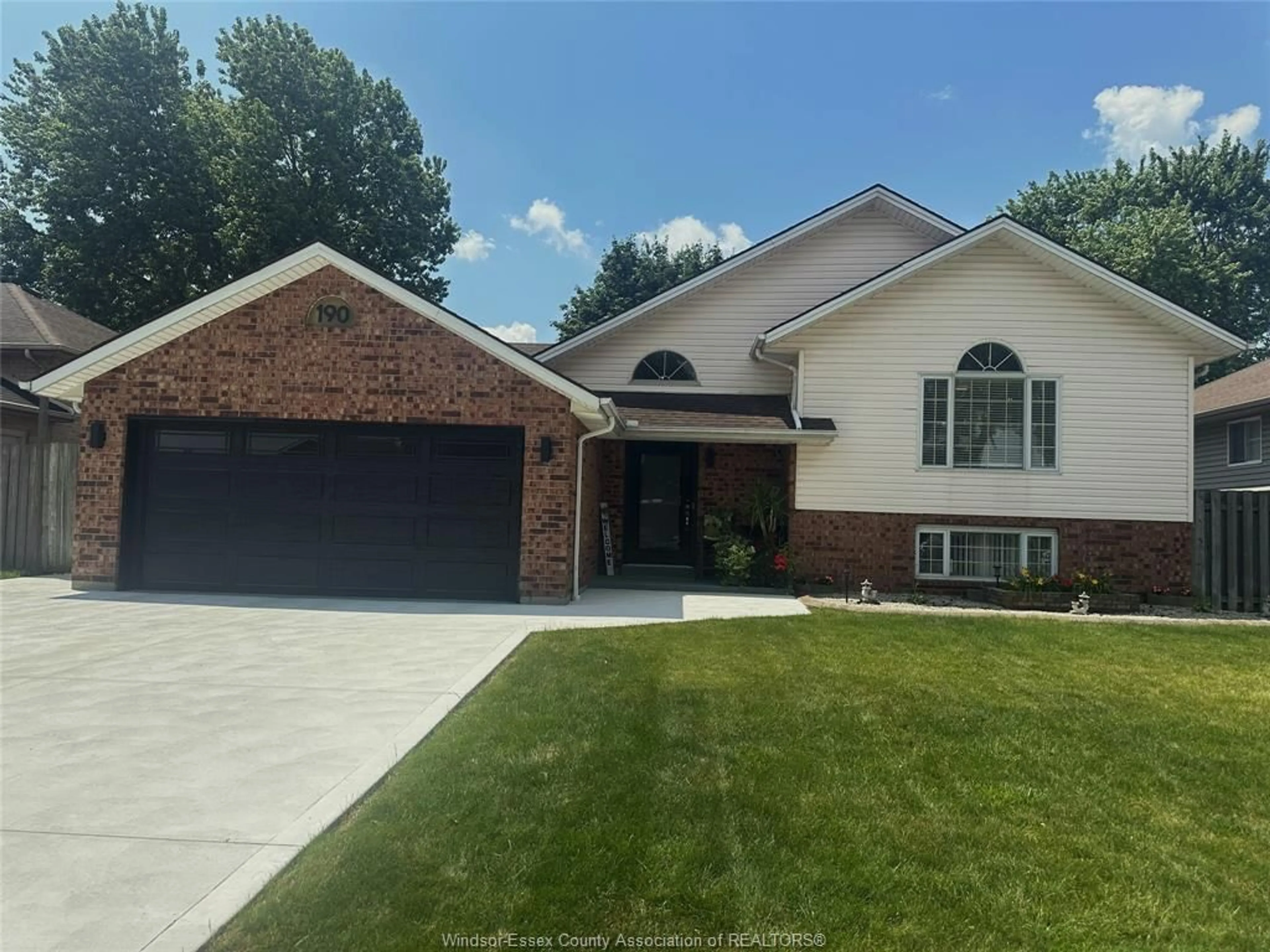 Home with brick exterior material, street for 190 SUNNYSIDE, LaSalle Ontario N9J 3J2