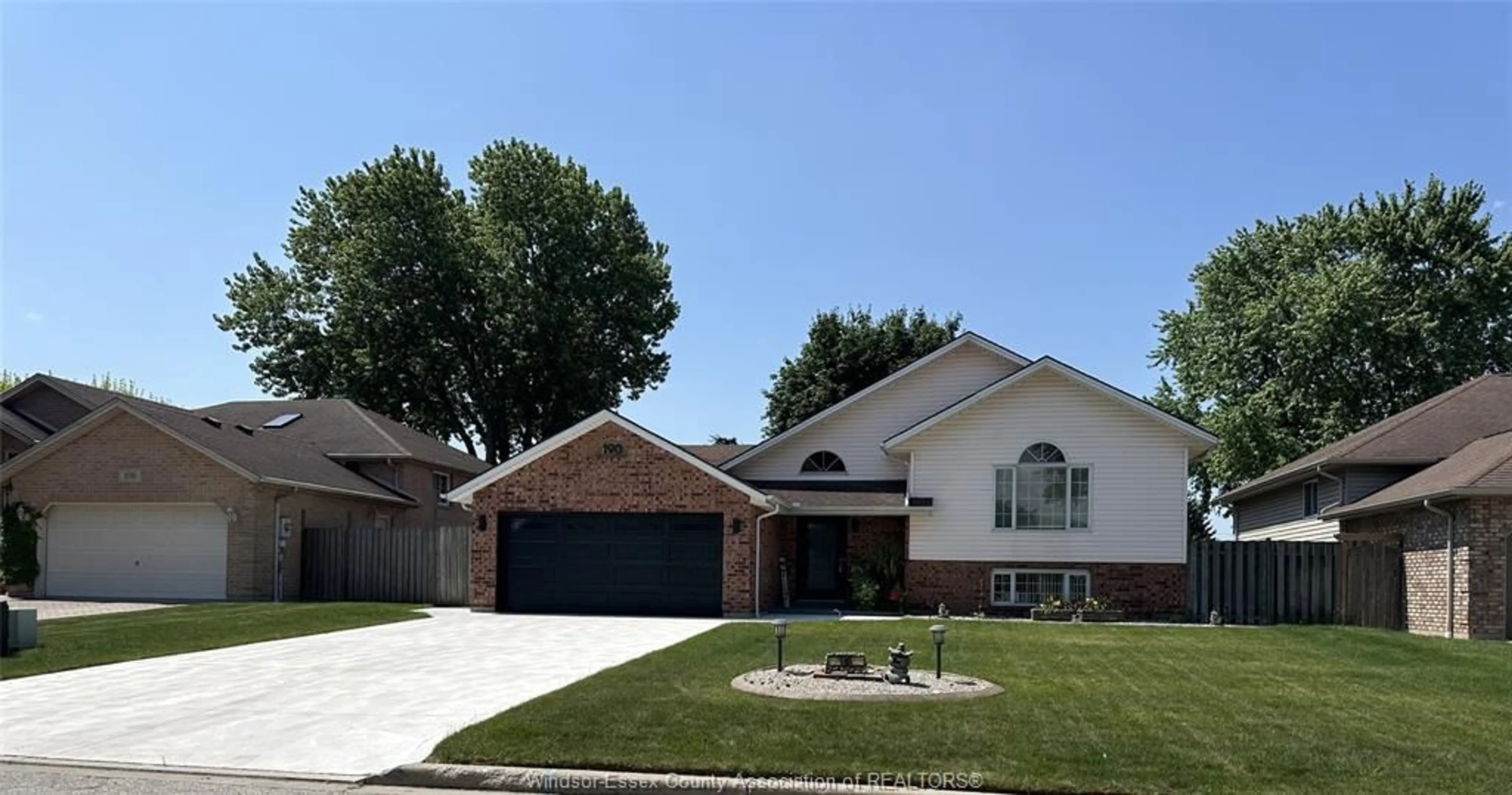 Home with brick exterior material, street for 190 SUNNYSIDE, LaSalle Ontario N9J 3J2