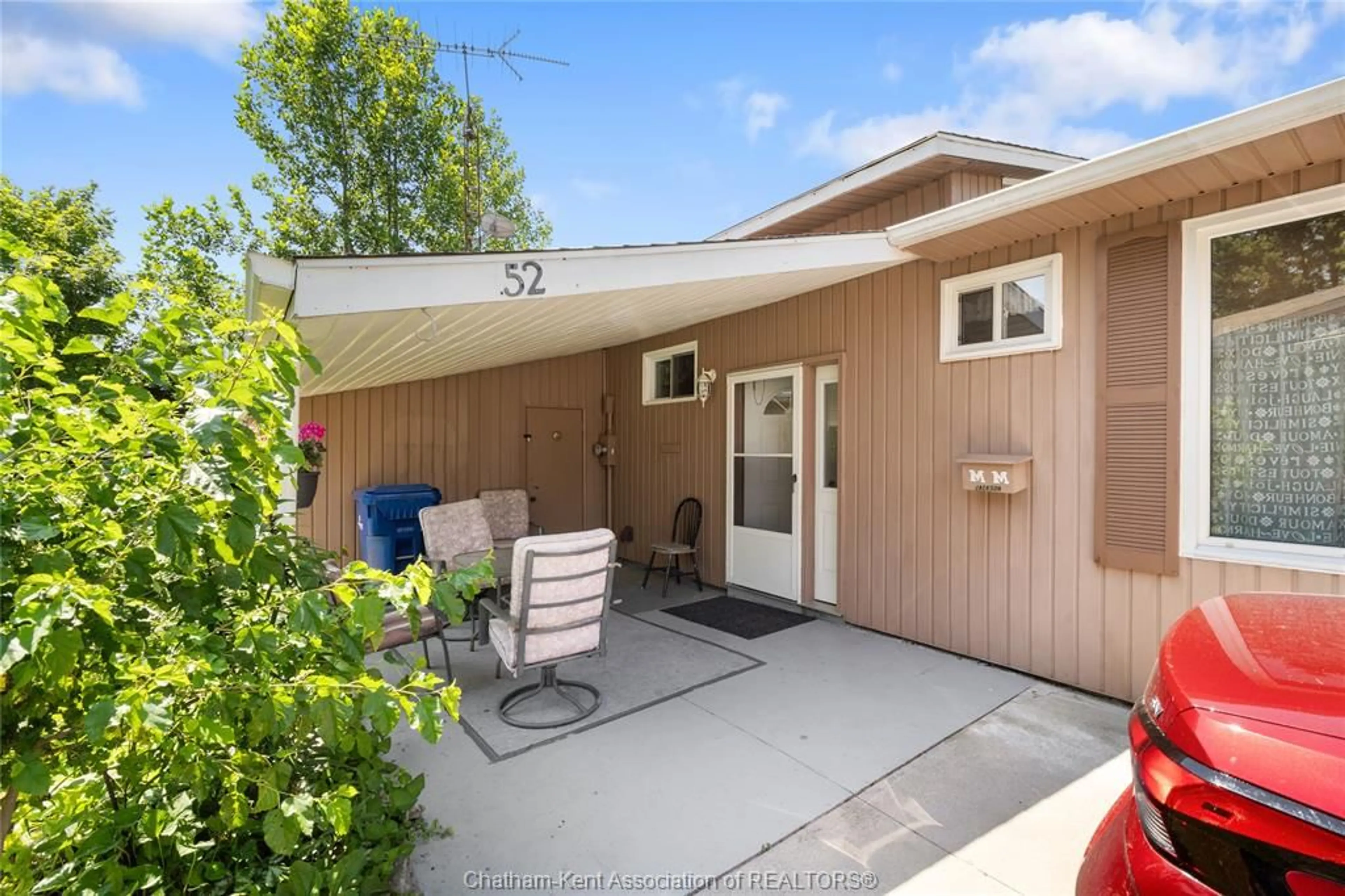 Patio, street for 22220 Charing Cross Rd #52, Chatham Ontario N7M 5V8