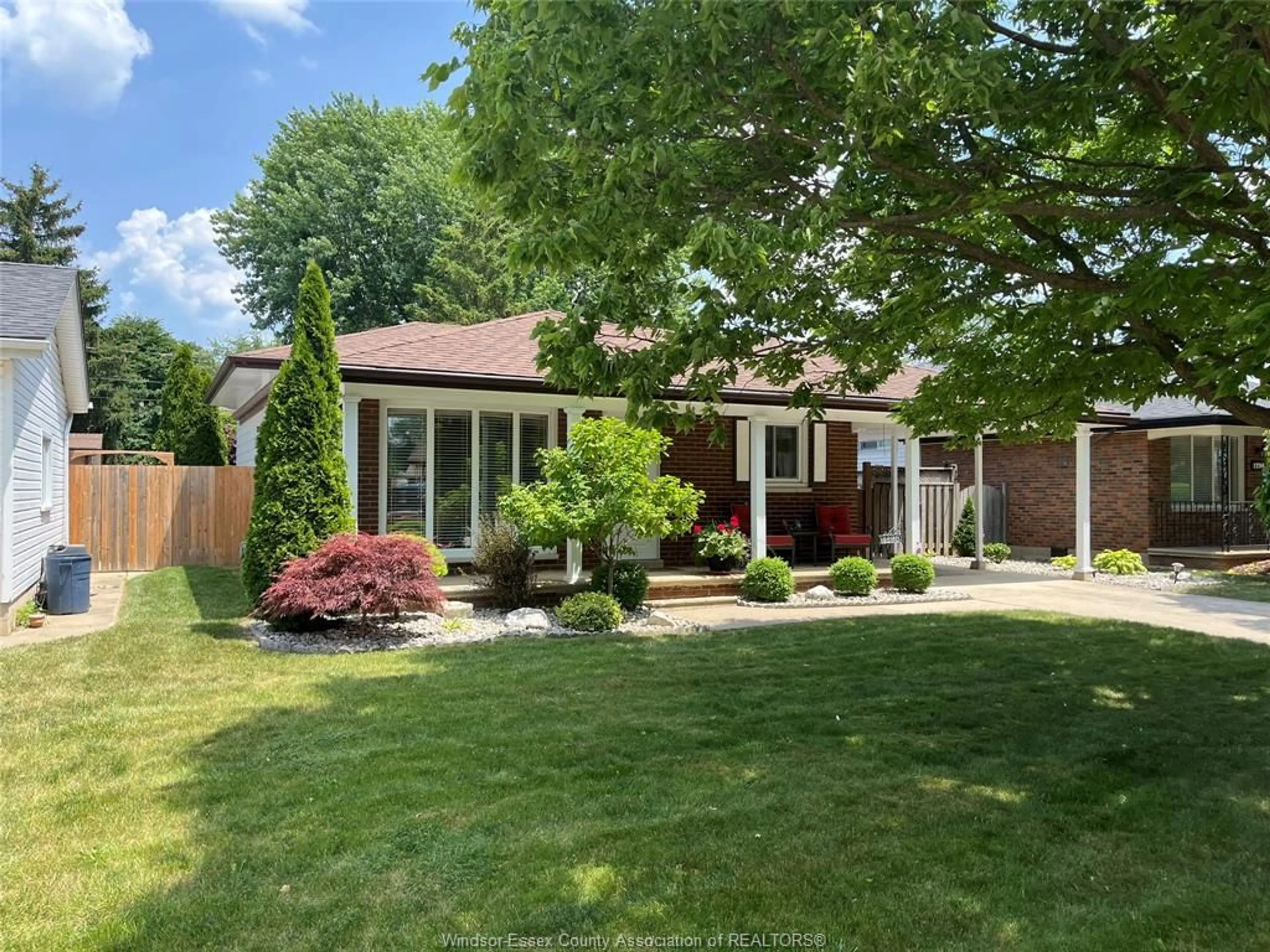 Home with brick exterior material, street for 1290 JANISSE Dr, Windsor Ontario N8S 2W3