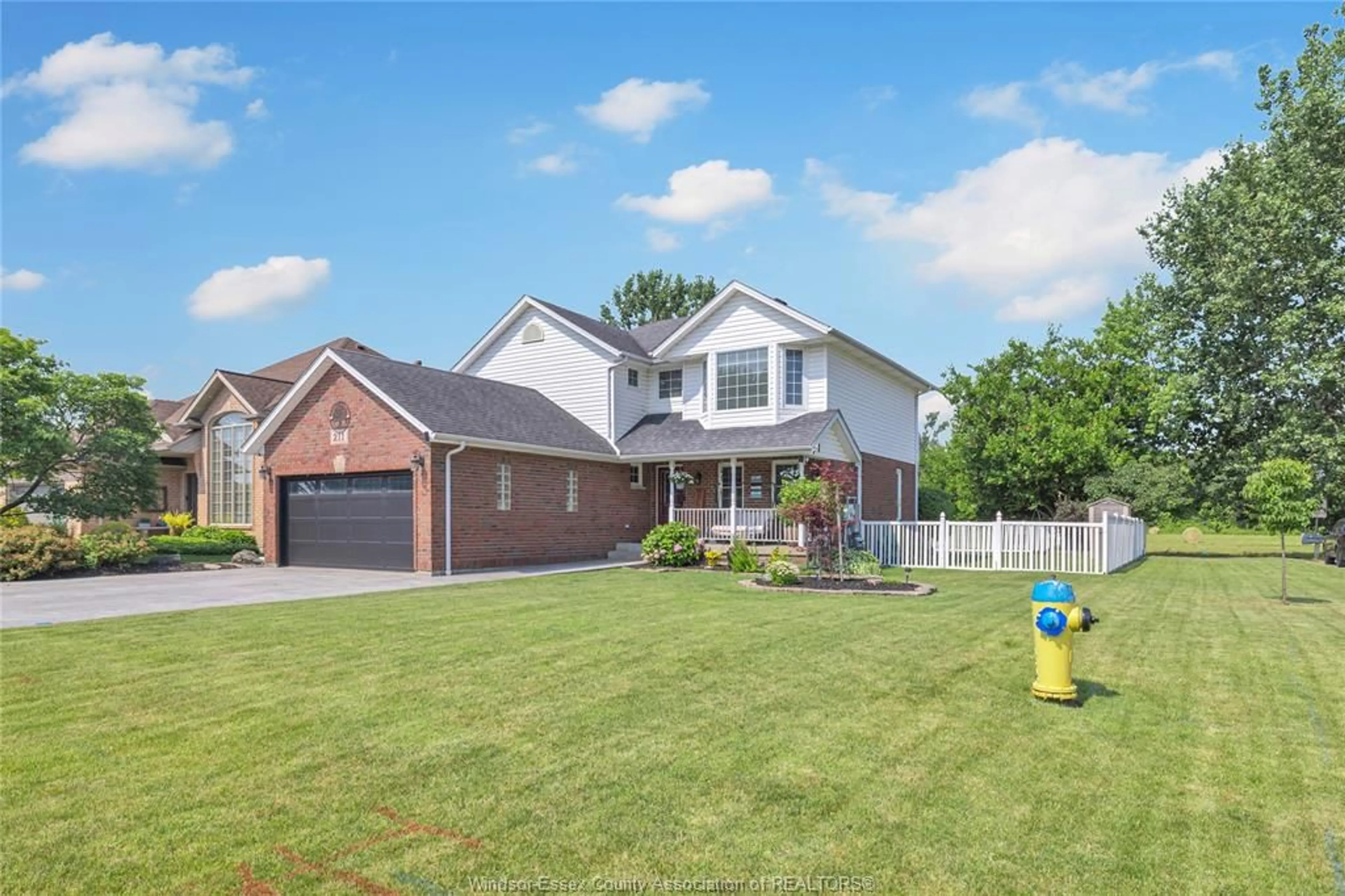 Home with vinyl exterior material, unknown for 211 BAYBERRY, Lakeshore Ontario N0R 1A0