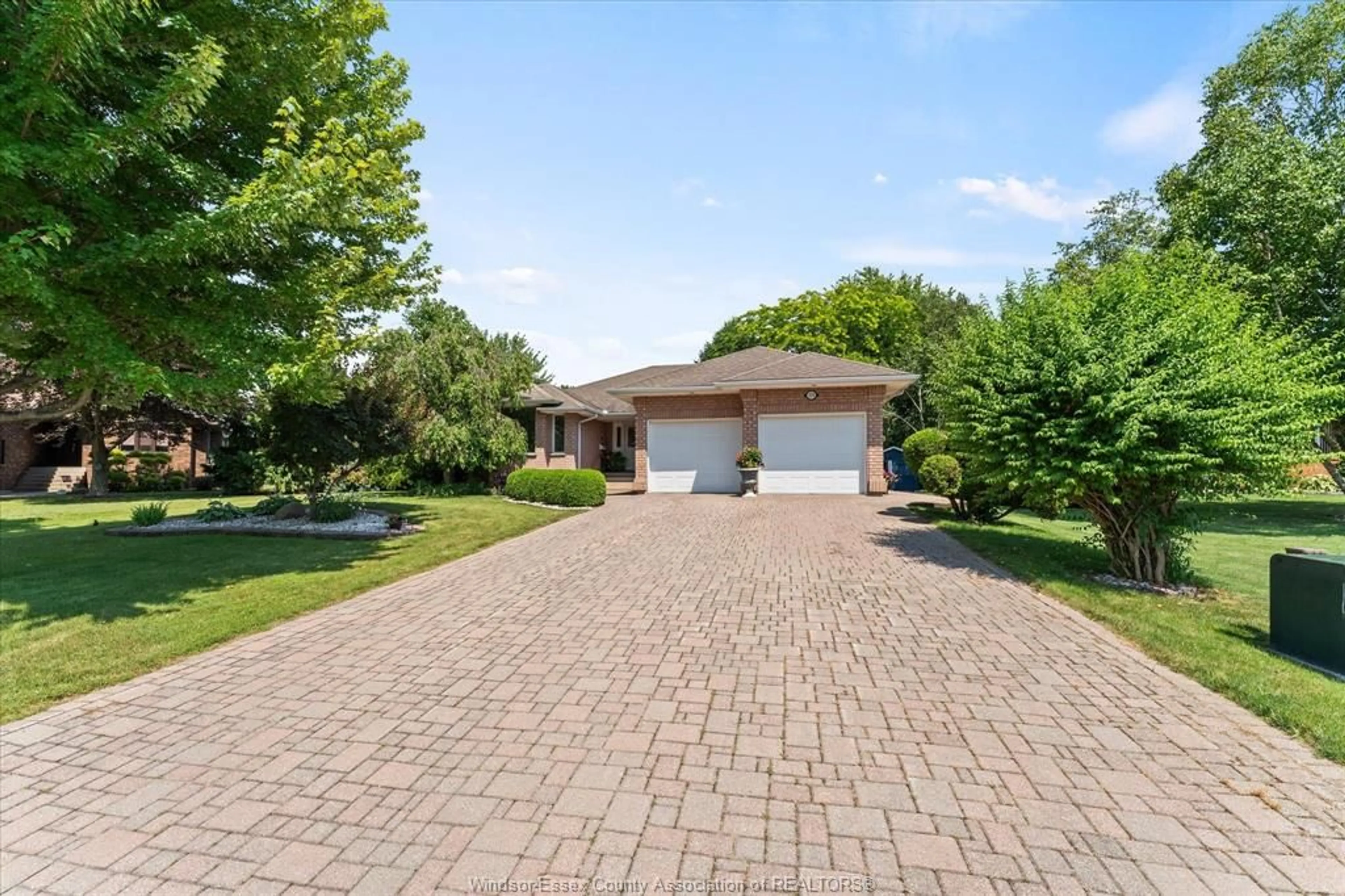 A pic from outside/outdoor area/front of a property/back of a property/a pic from drone, street for 575 WIGLE St, Amherstburg Ontario N9V 3Y2
