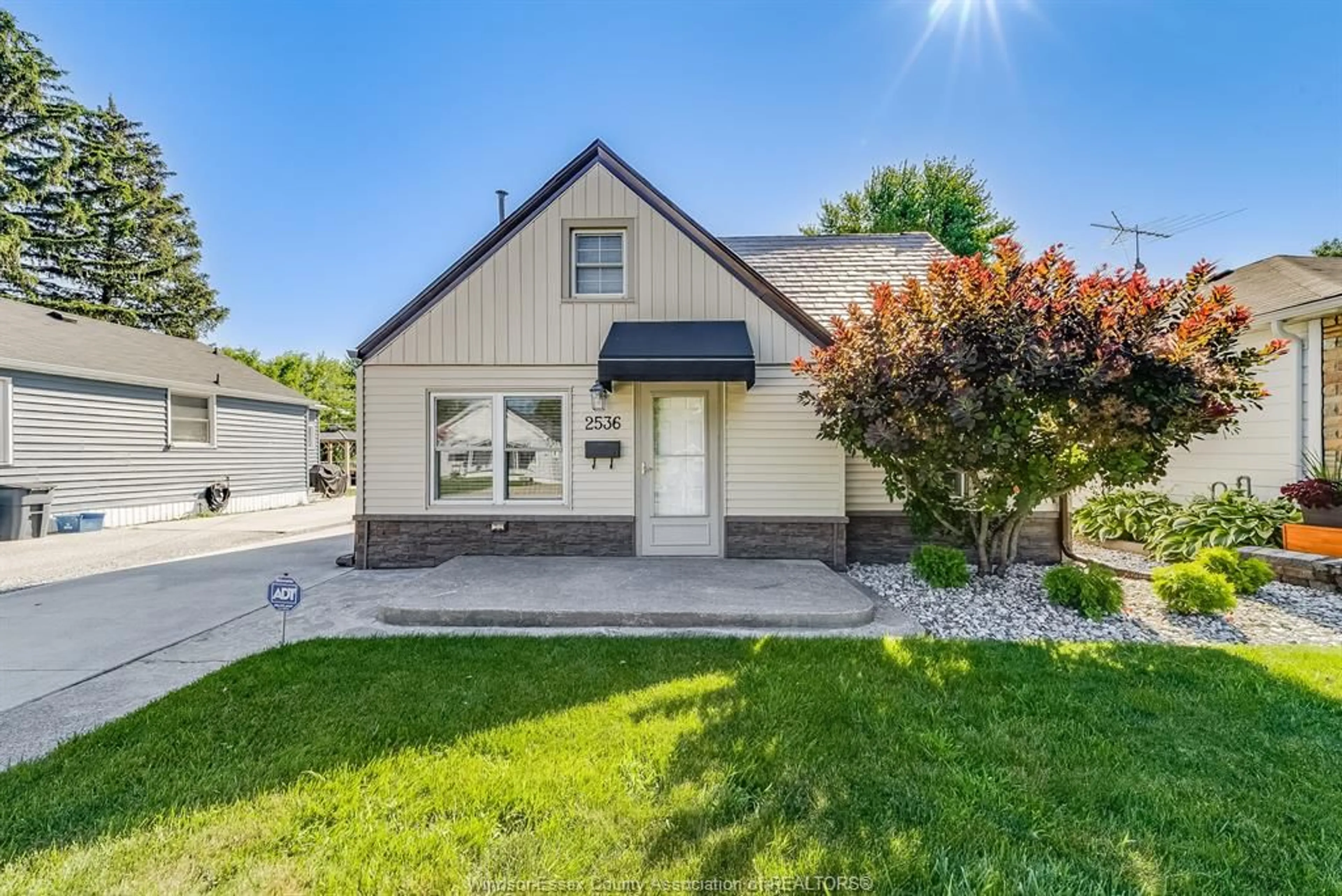 Home with vinyl exterior material, street for 2536 CHANDLER, Windsor Ontario N8W 4B1