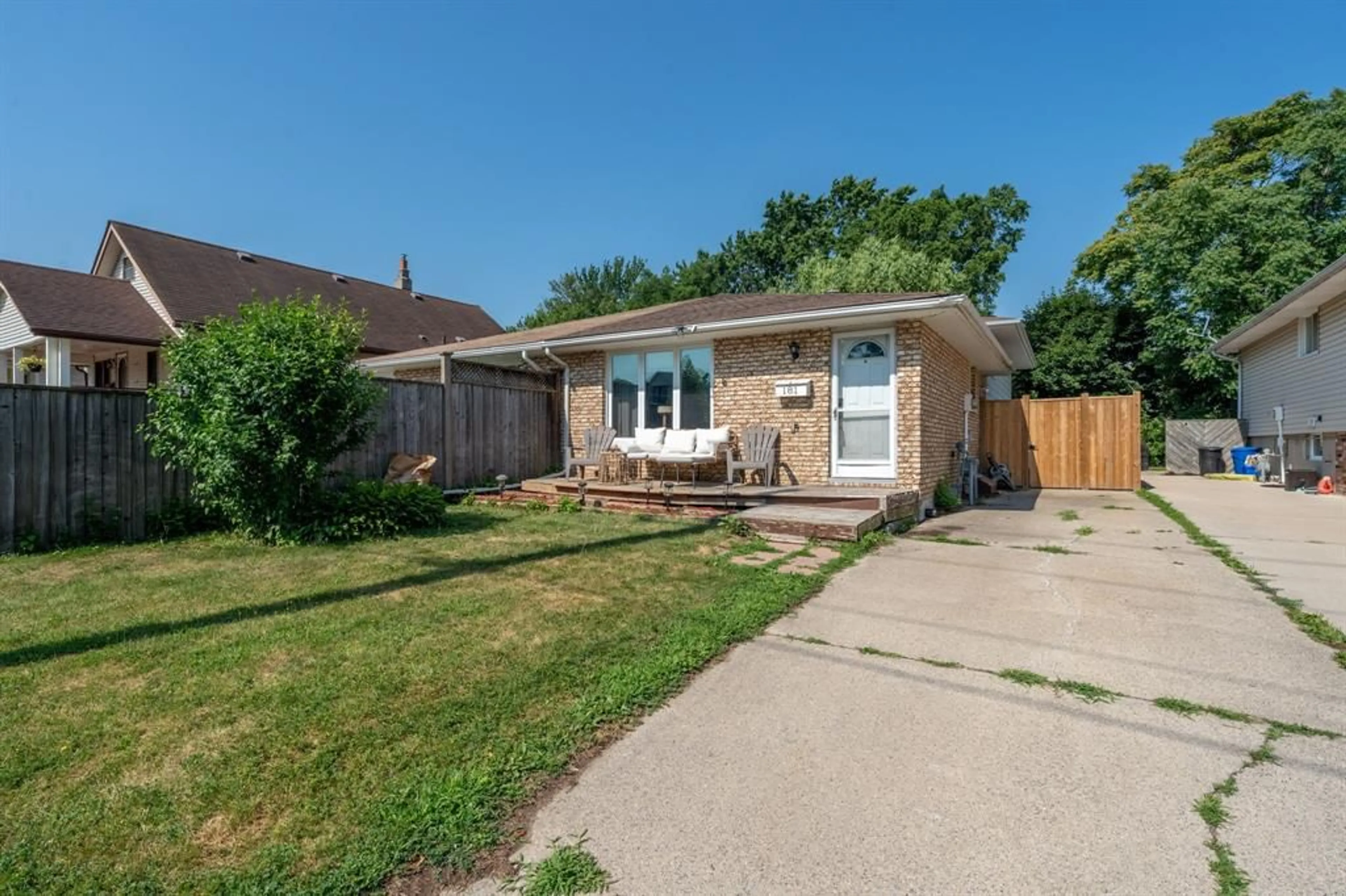 Unknown for 181 COLLINGWOOD St, Sarnia Ontario N7T 6N1