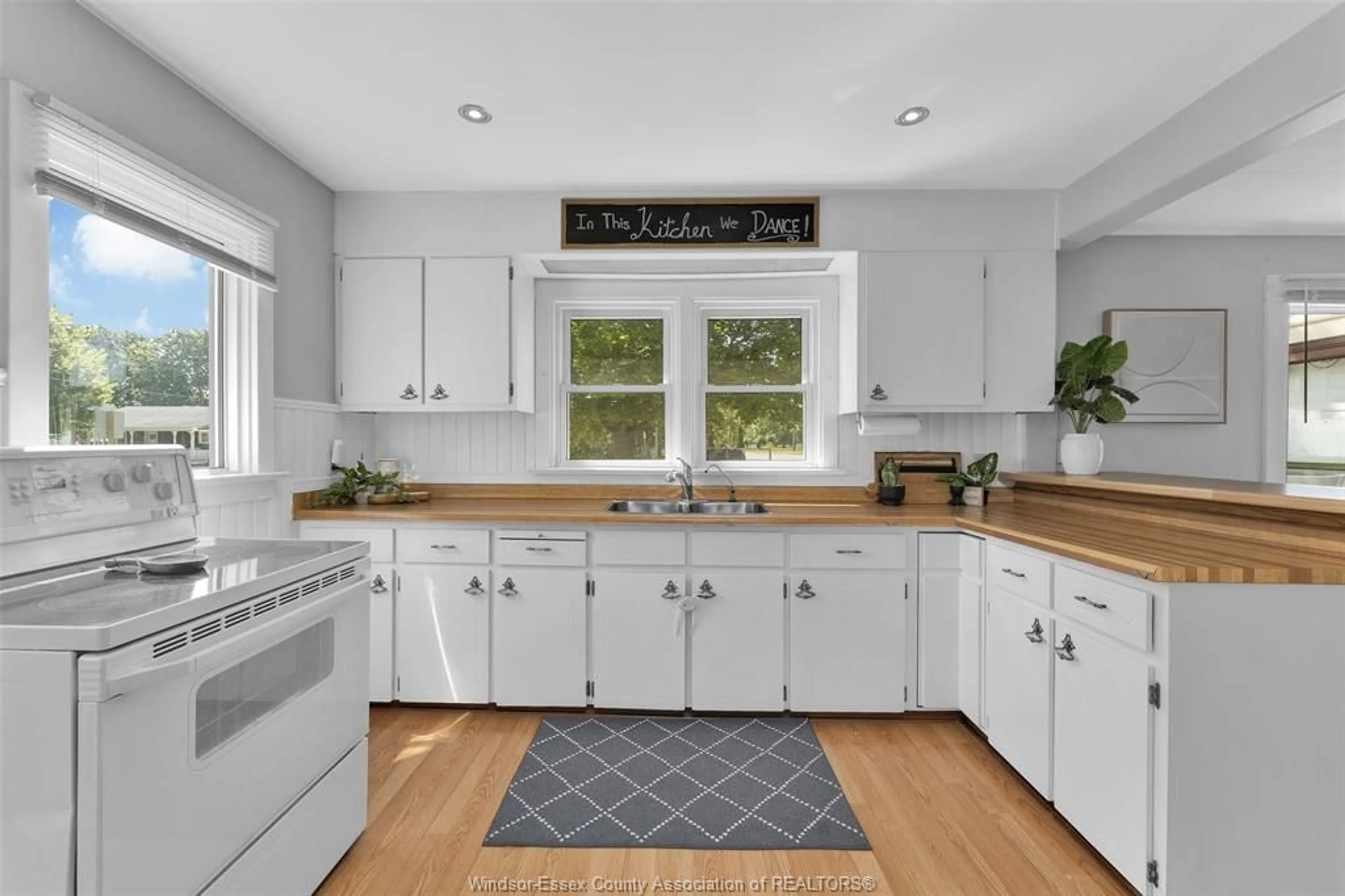 Open concept kitchen, unknown for 21 MABLE St, Tilbury Ontario N0P 2L0