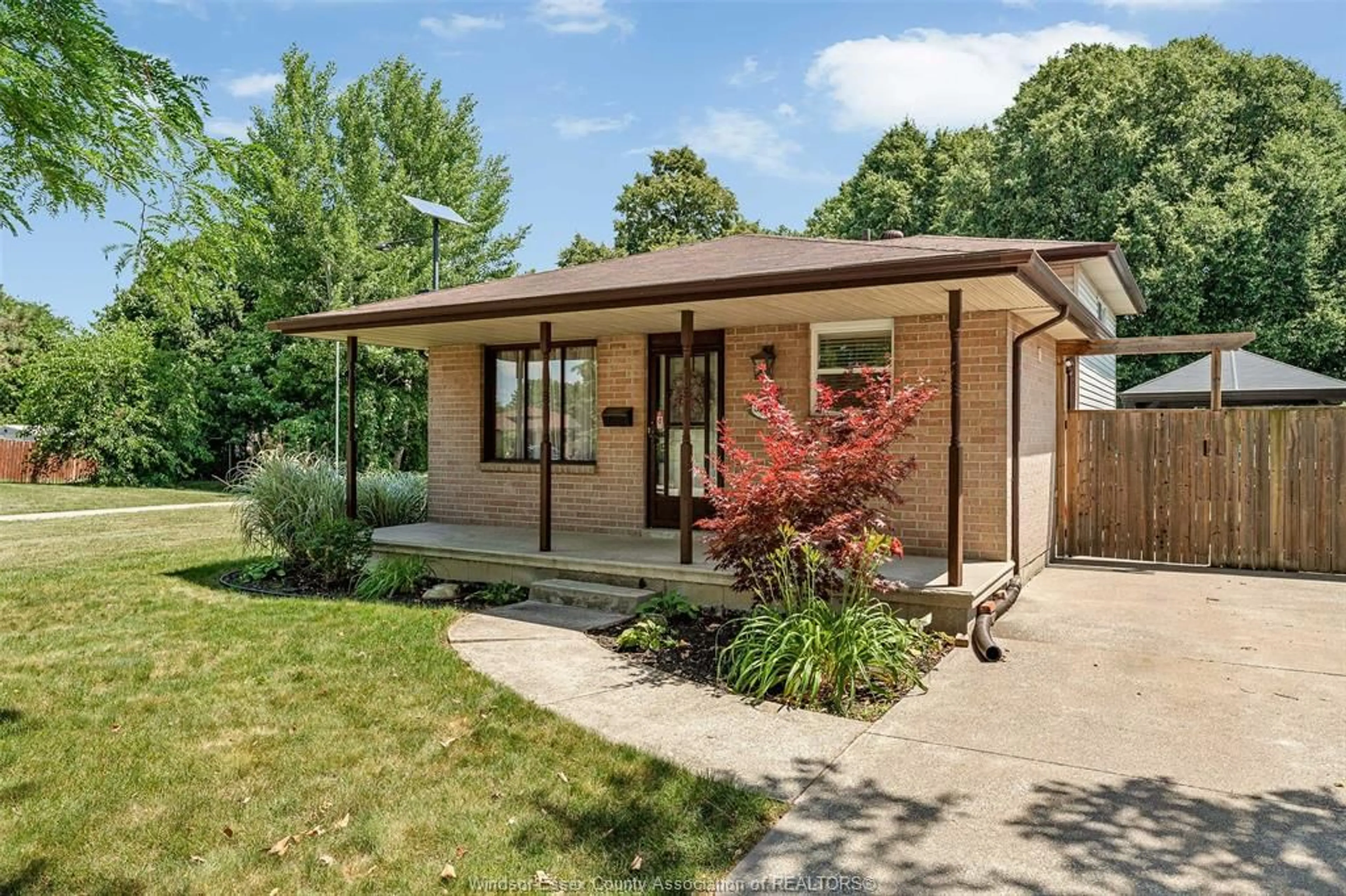 Home with brick exterior material, street for 3128 LOEBACH Dr, Windsor Ontario N8T 3M8
