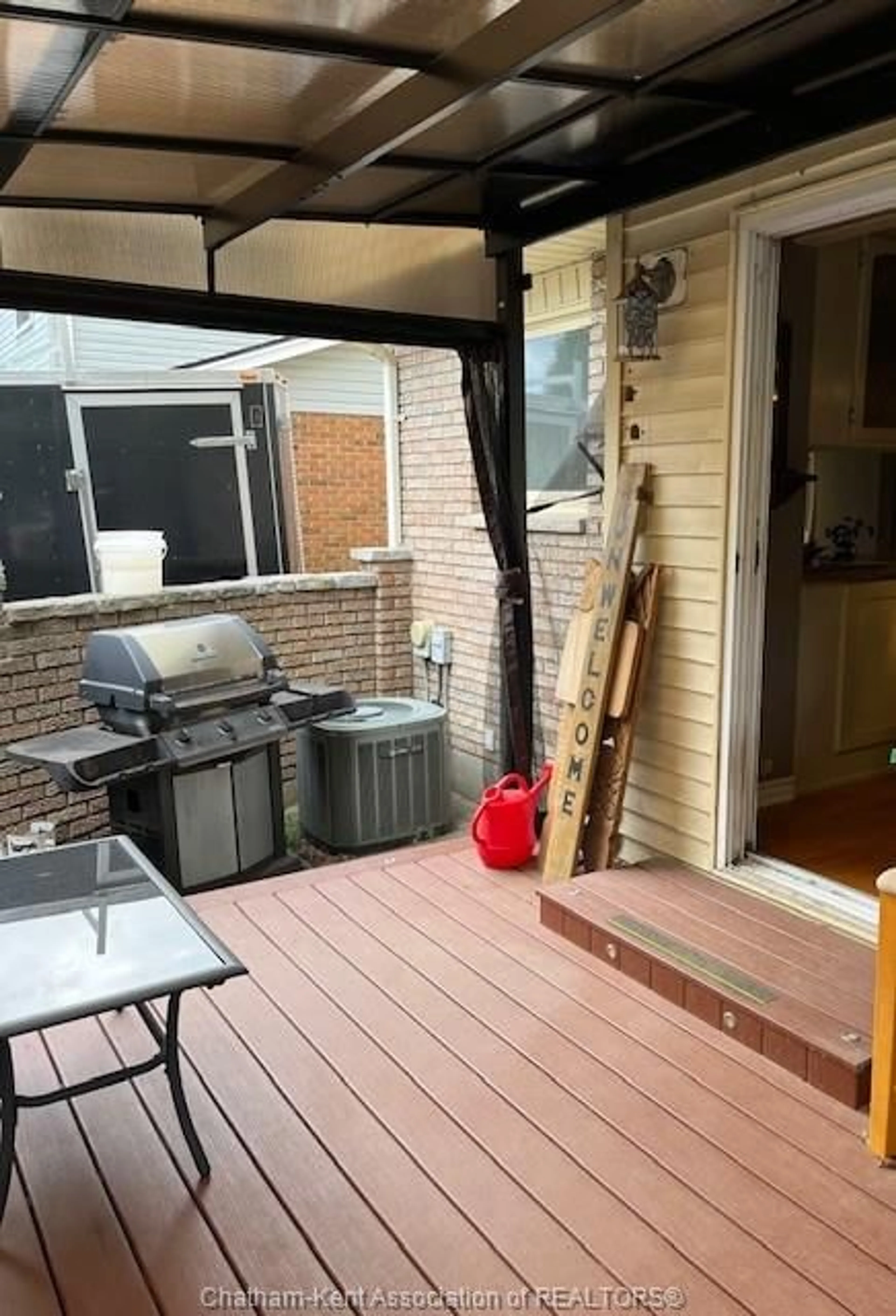 Patio, street for 147 St Michael Ave, Chatham Ontario N7M 6A8