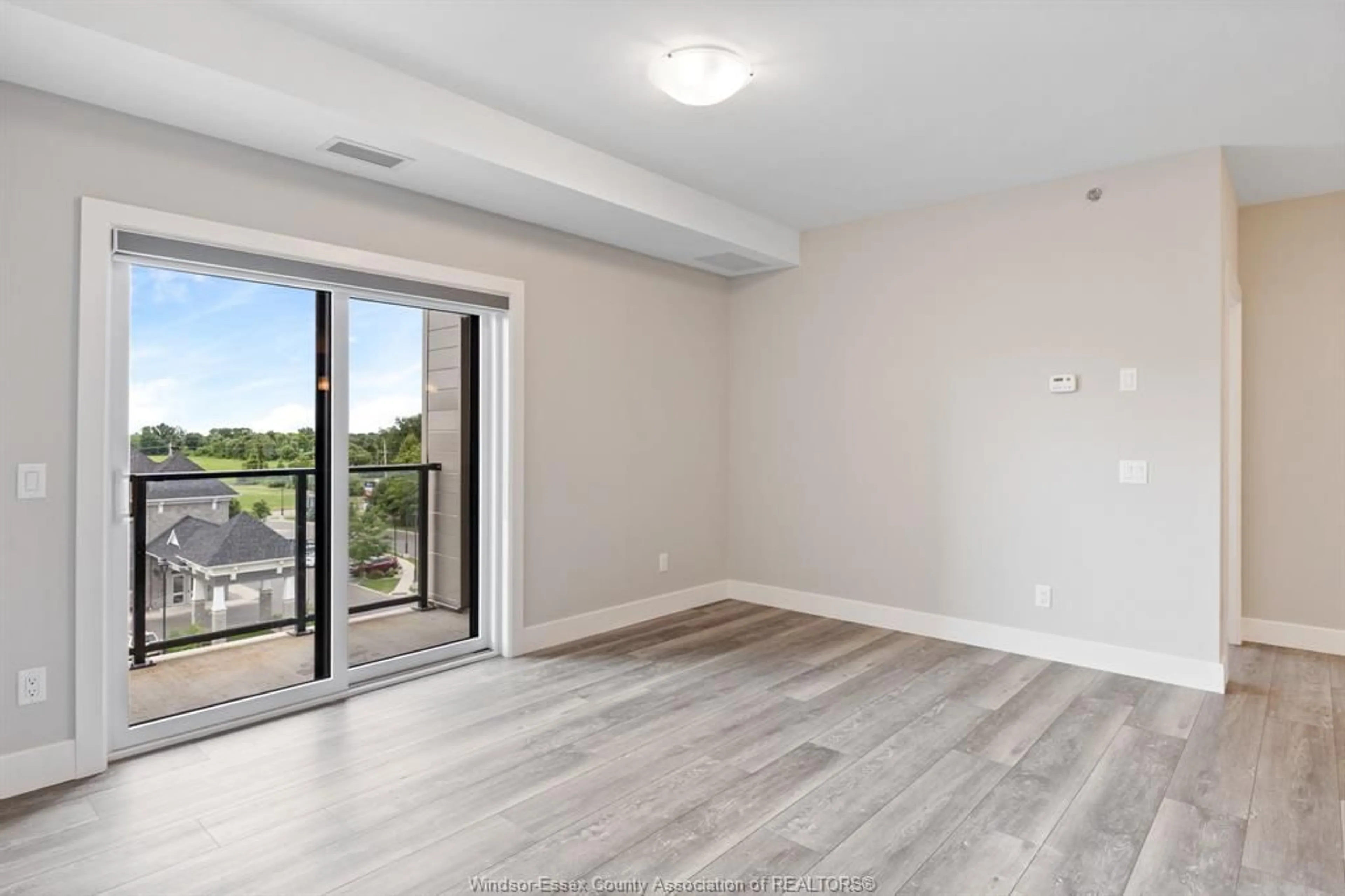 A pic of a room for 190 MAIN St #504, Kingsville Ontario N9Y 0G9
