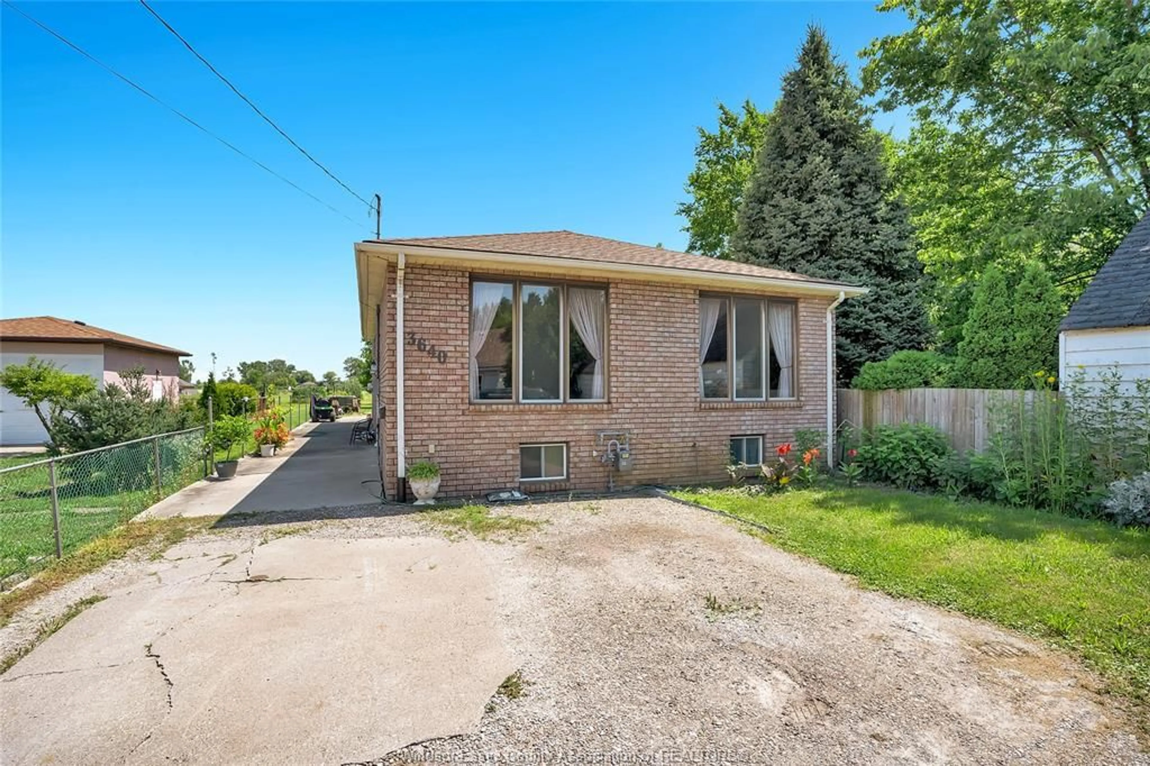 Home with brick exterior material, street for 3638-3640 HOWARD, Windsor Ontario N9E 3N5