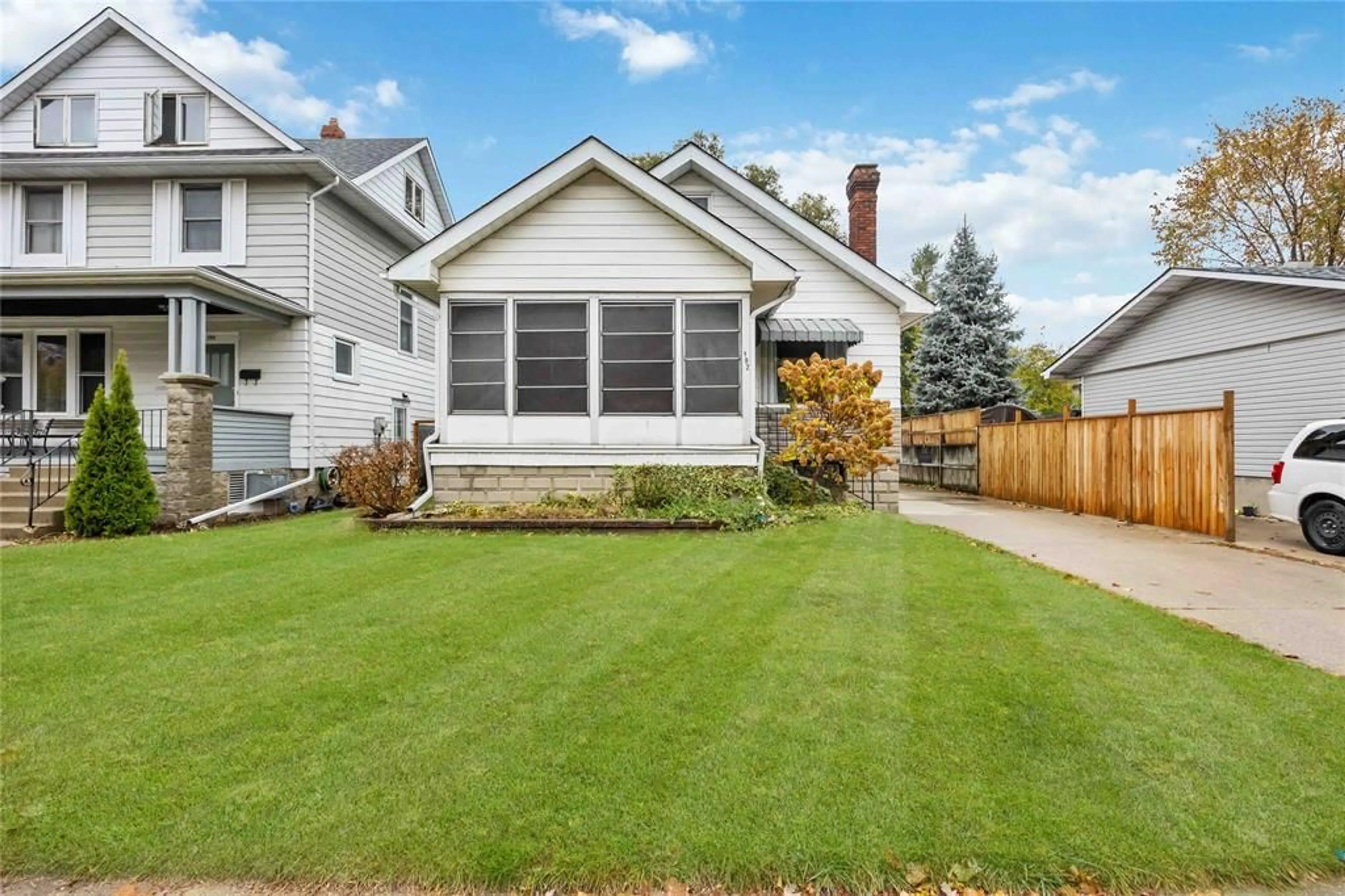 Home with vinyl exterior material, street for 192 PENROSE St, Sarnia Ontario N7T 4V2