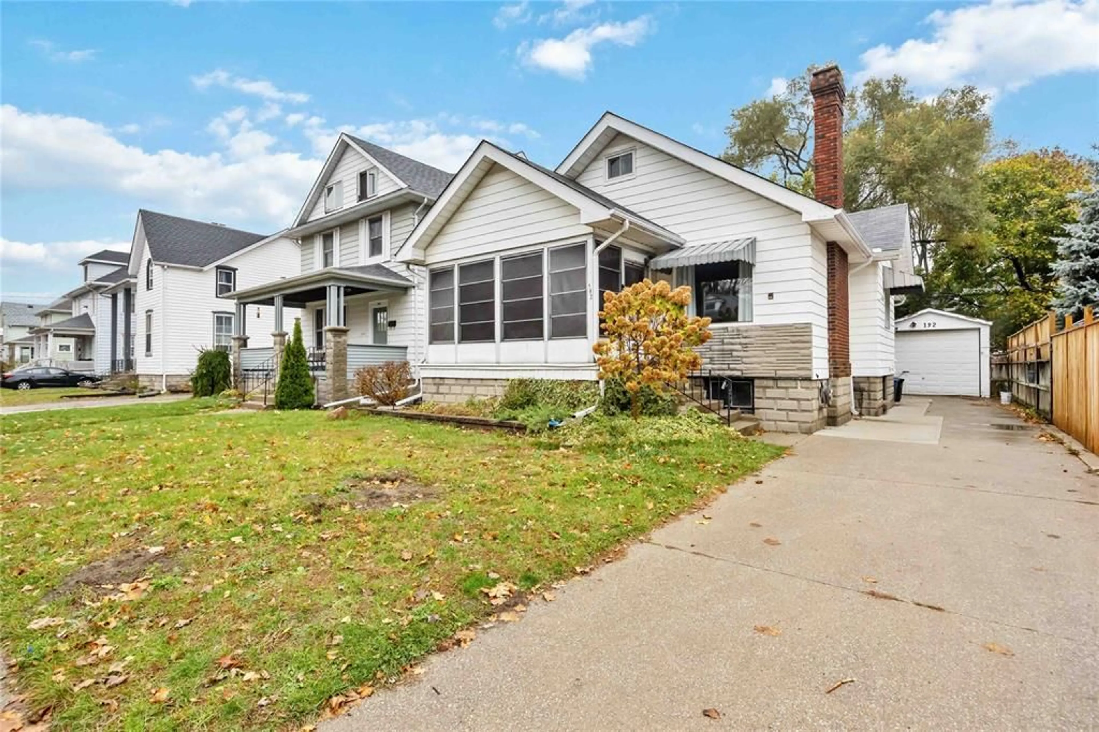 Home with vinyl exterior material, street for 192 PENROSE St, Sarnia Ontario N7T 4V2