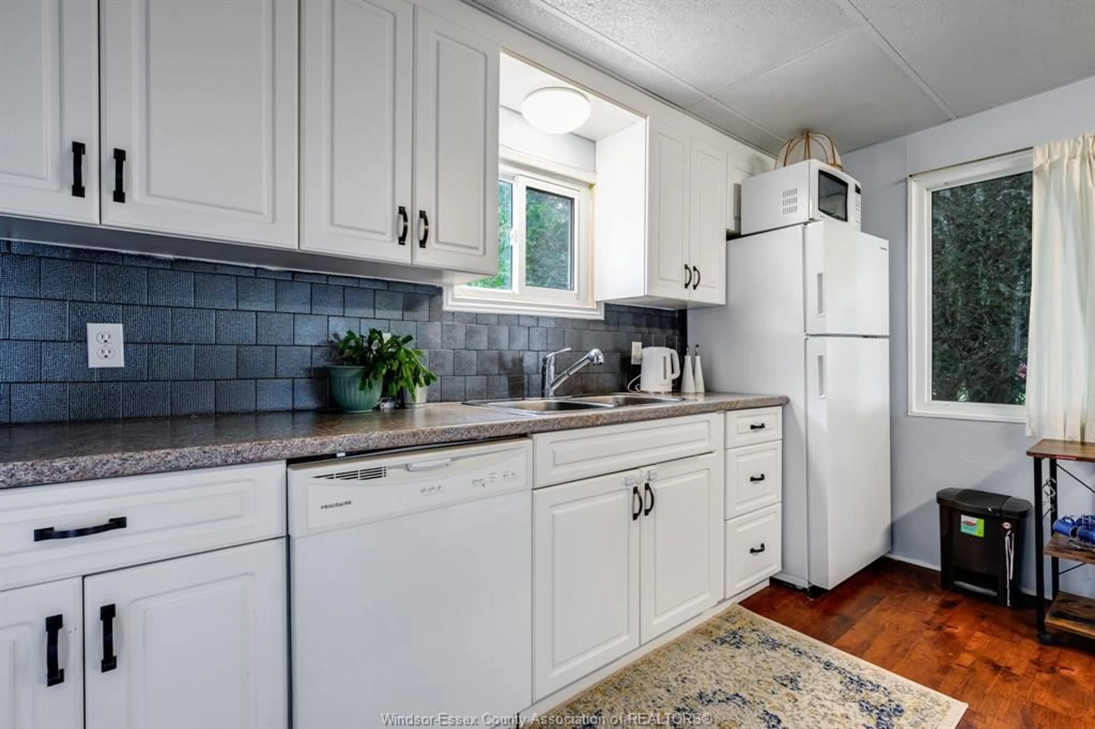 Standard kitchen, ceramic/tile floor for 1608 Tilton Line, Wheatley Ontario N0P 2P0