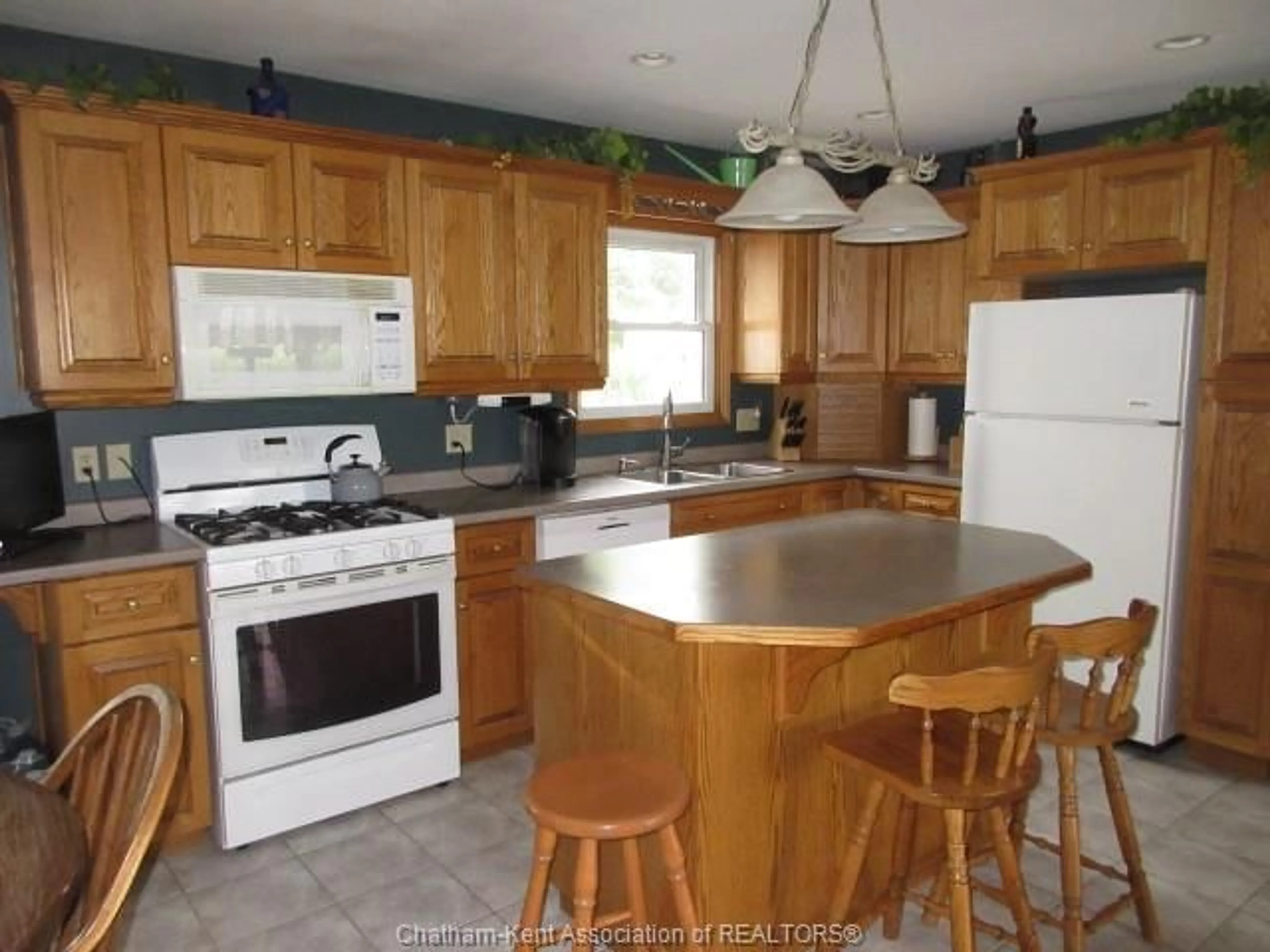 Standard kitchen, unknown for 7465 CREEK Line, Chatham Ontario N7M 5J7