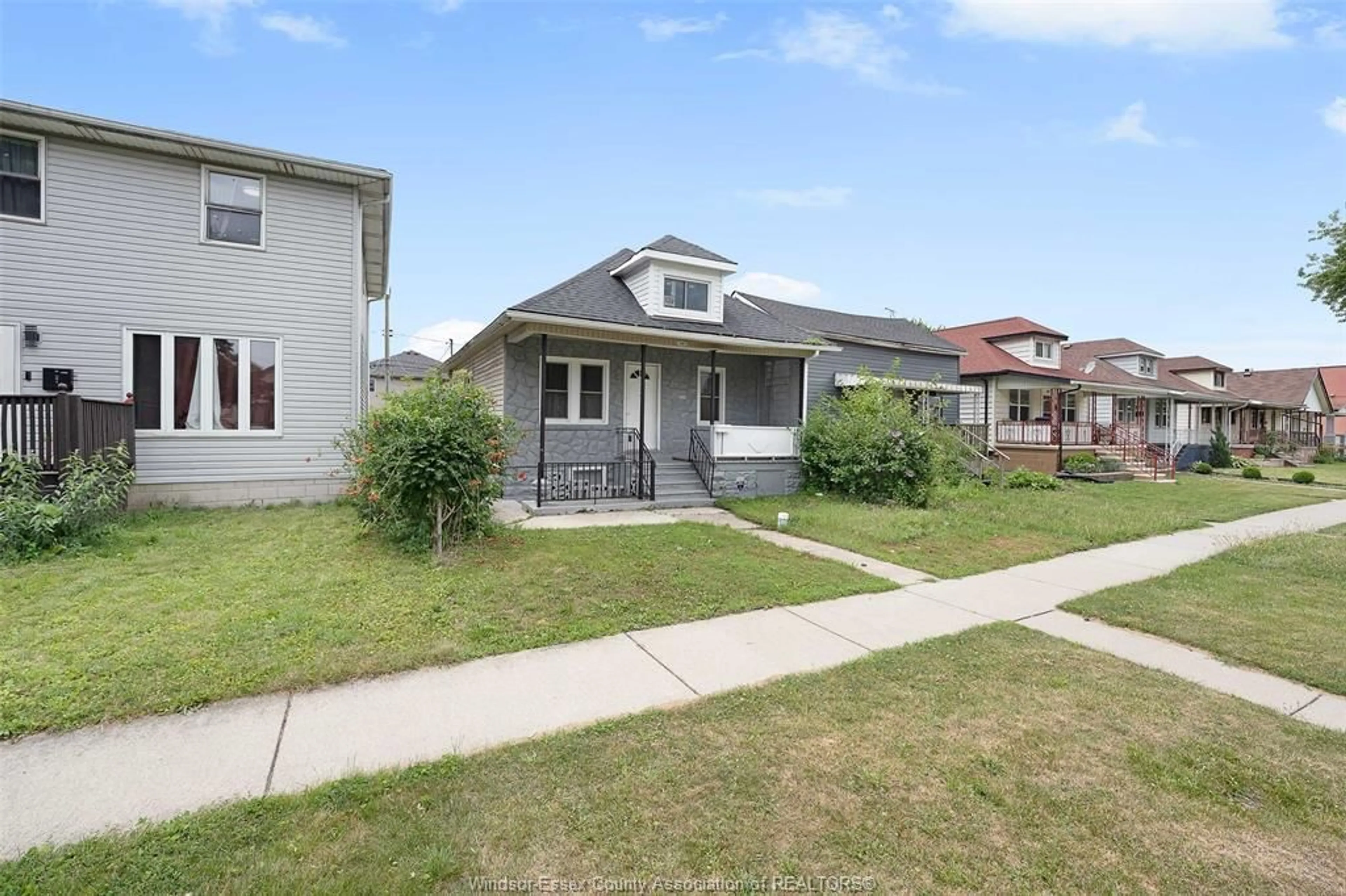 Unknown for 1061 HIGHLAND Ave, Windsor Ontario N9A 1R6